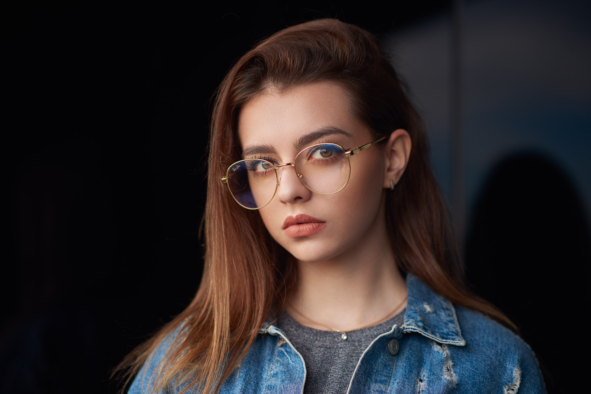 People 2048x1365 face women with glasses redhead looking at viewer brown eyes denim jacket Ray-Ban long hair necklace Ariel Grabowski closeup simple background women minimalism closed mouth earring