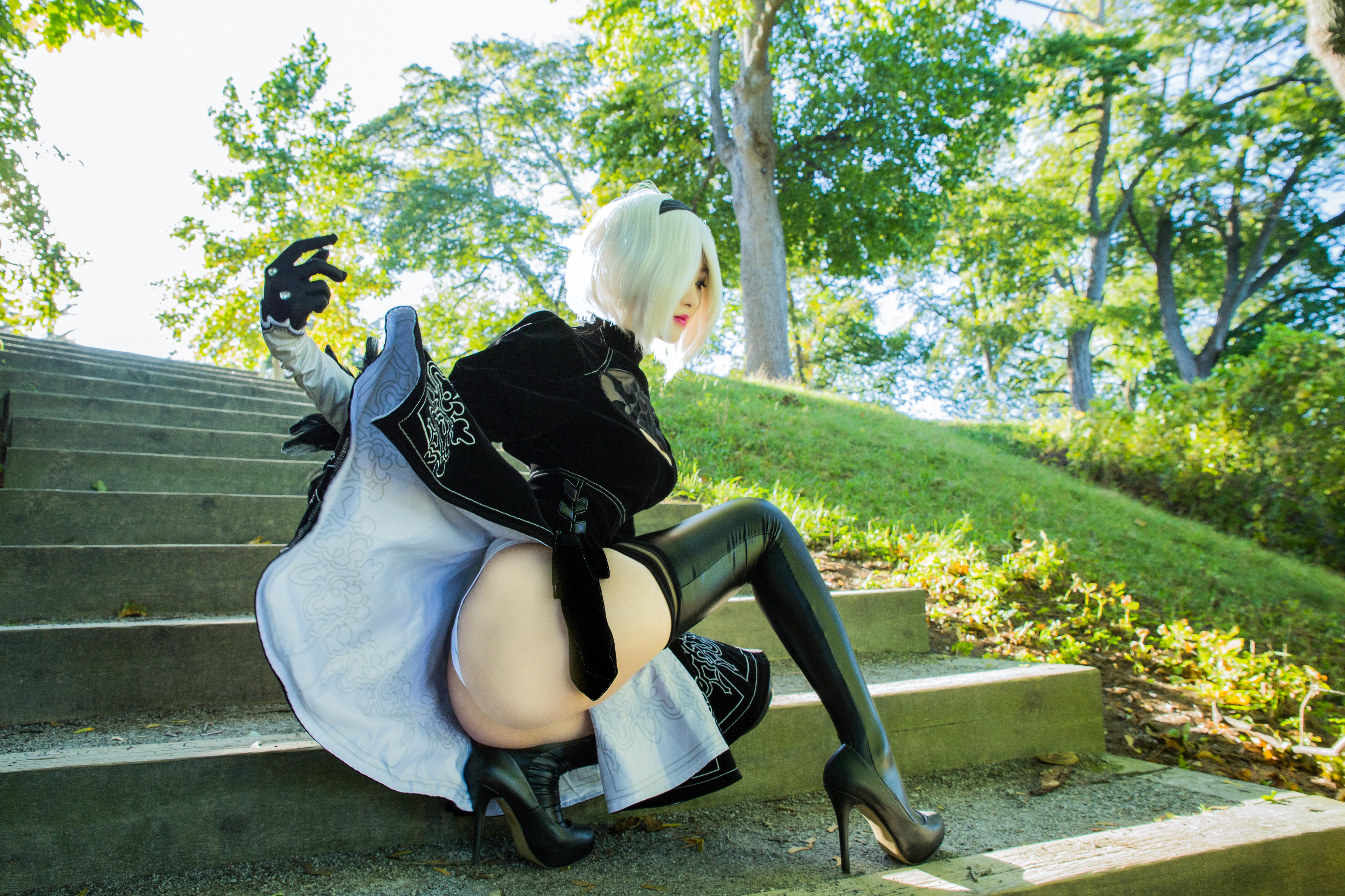 People 5472x3648 women model cosplay video games video game girls video game characters 2B (Nier: Automata) Nier: Automata outdoors women outdoors short hair white hair ass hair over one eye thigh-highs squatting