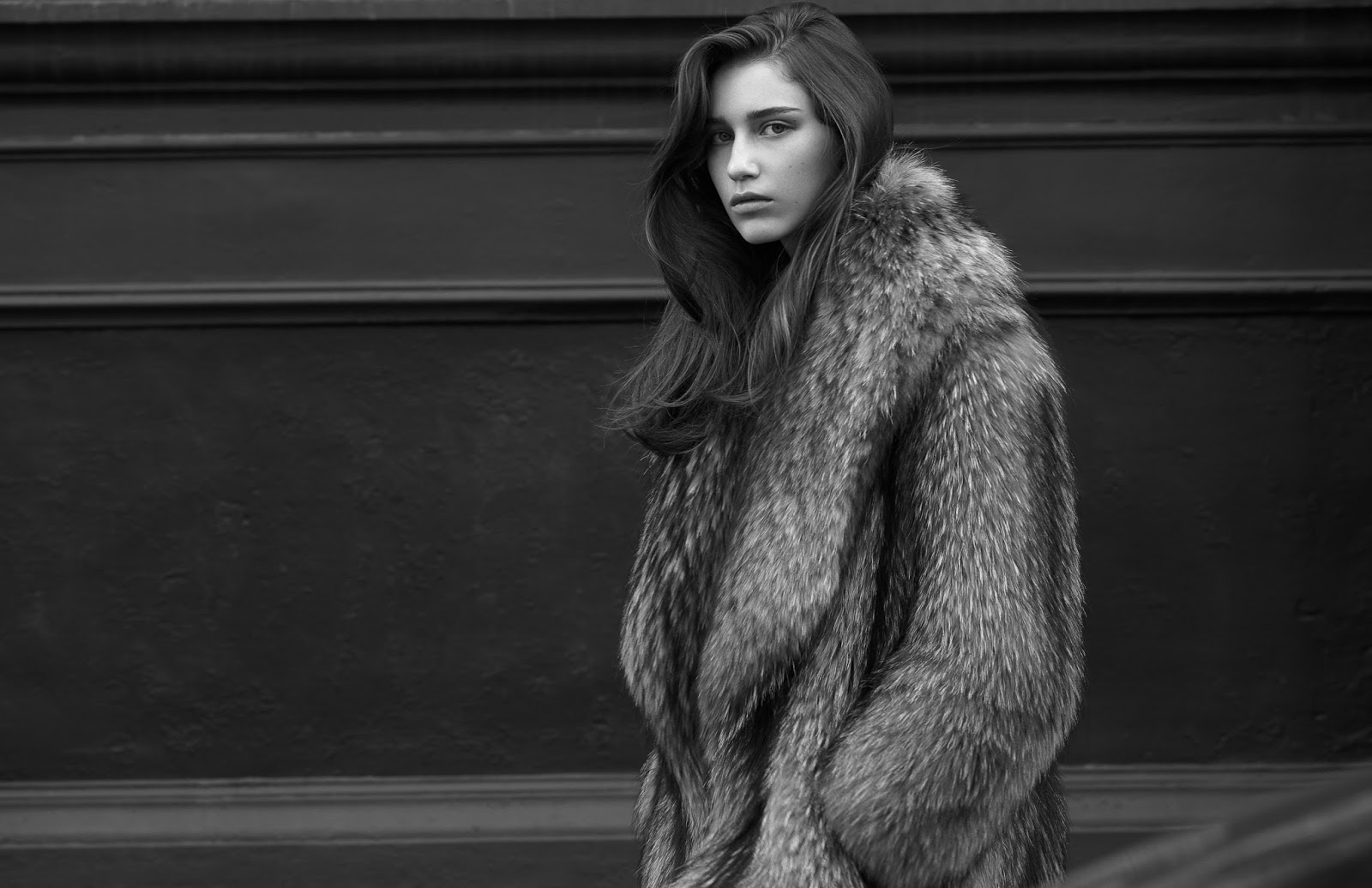 People 1600x1036 Sofia Tesmenitskaya women model fashion fur coats urban brunette long hair coats hands in pockets sad Sofia