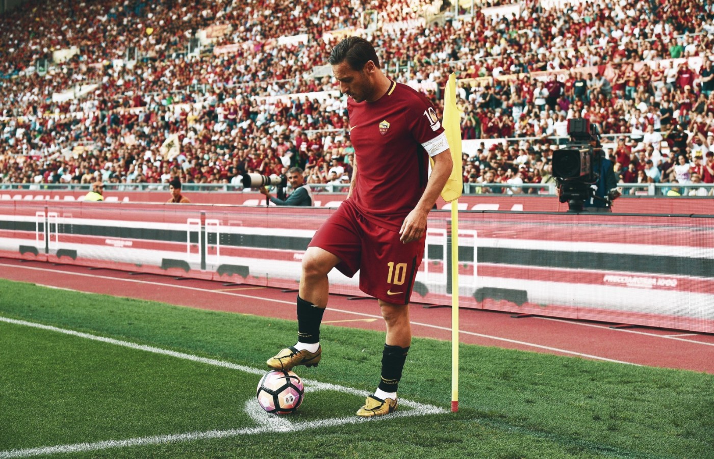 People 1400x901 Francesco Totti AS Roma Football  football stadium corner Nike Rome footballers men