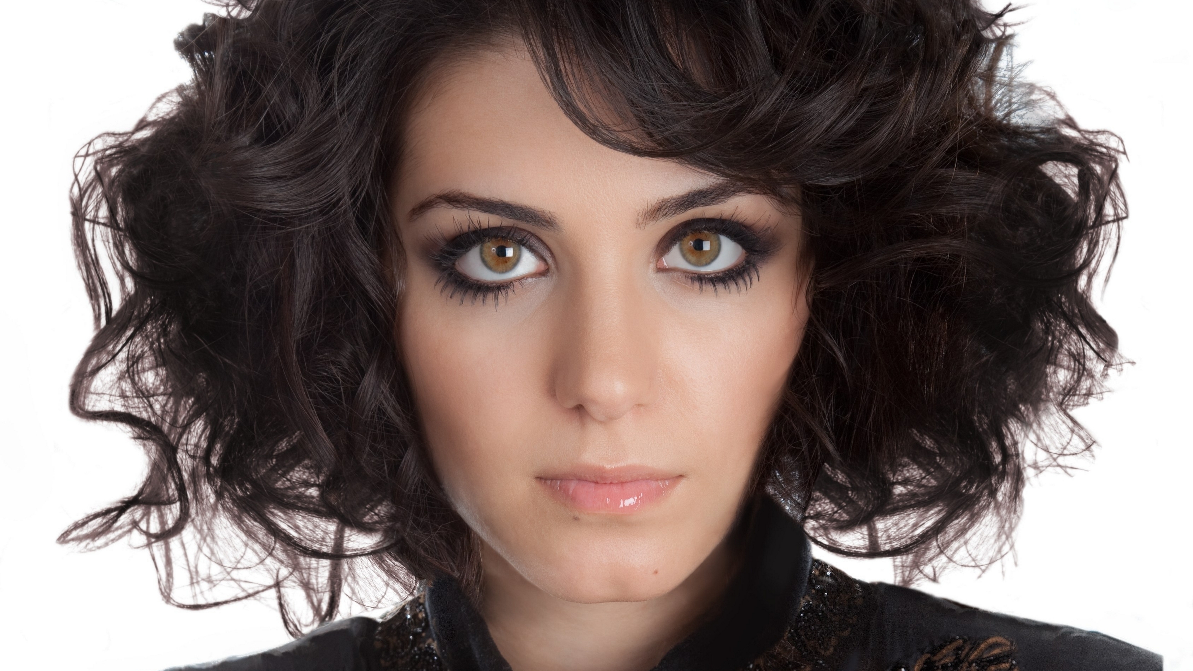 People 3840x2160 Katie Melua women singer brunette British face portrait makeup celebrity dark hair