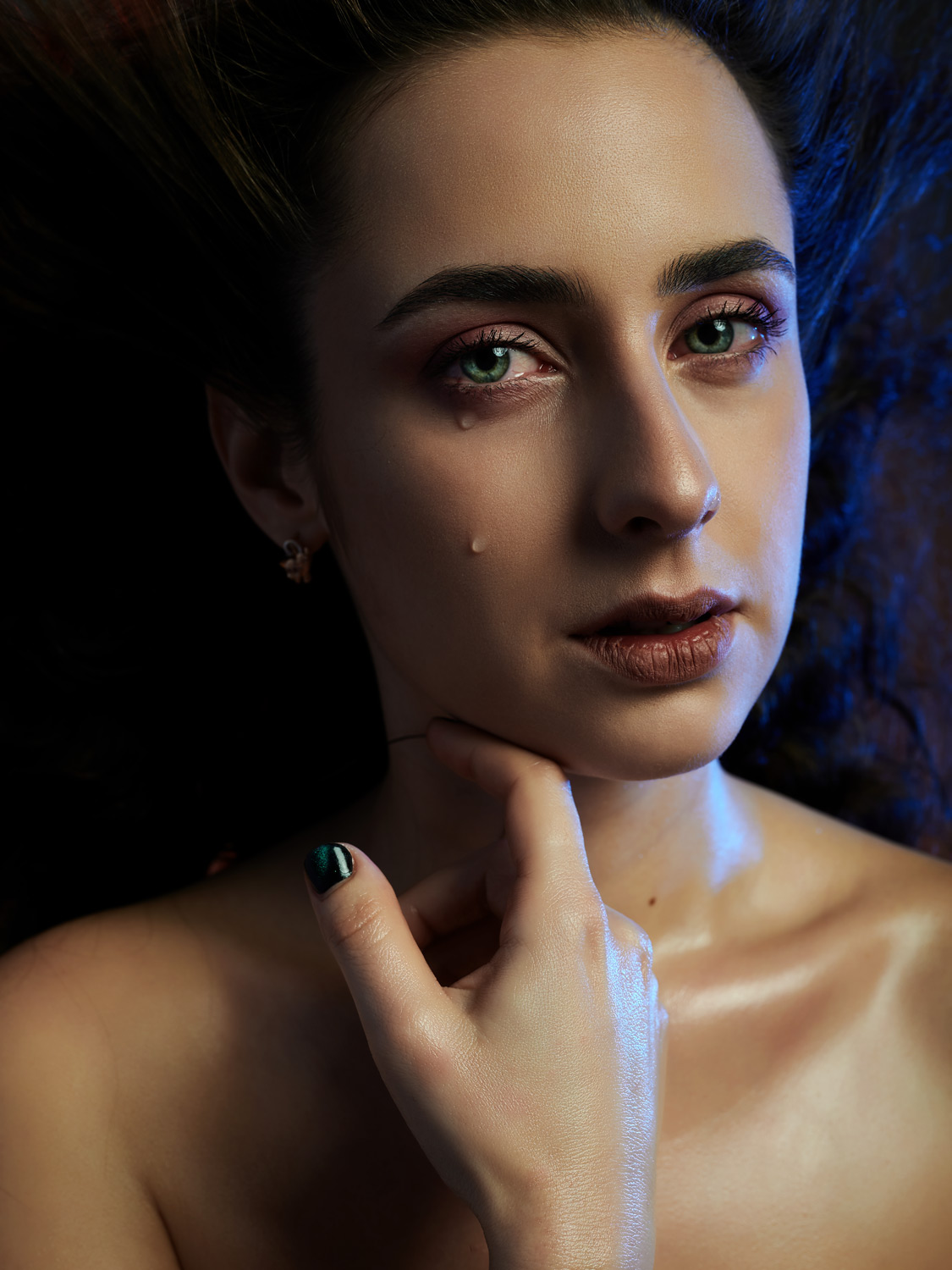 People 1125x1500 women tears model face portrait Gene Oryx makeup painted nails green eyes