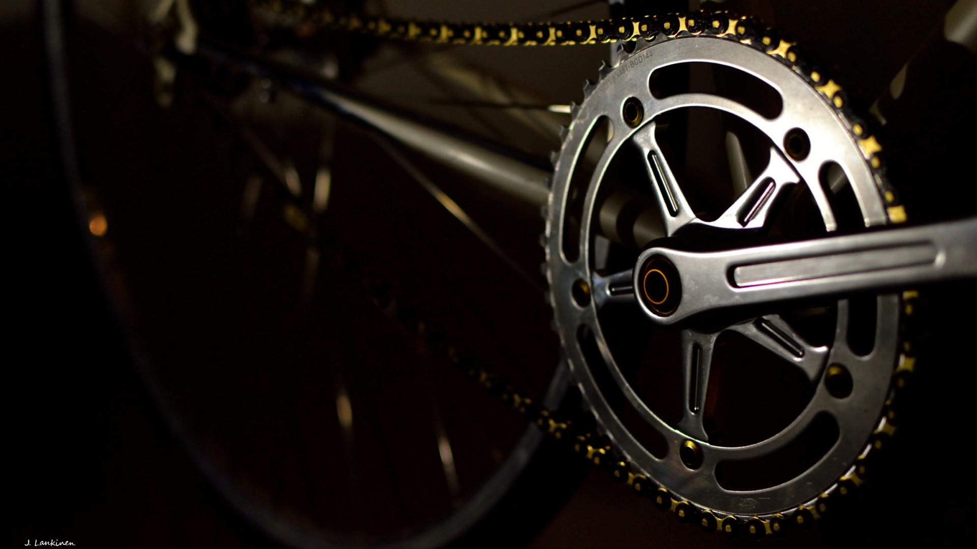 General 1920x1080 bicycle dark metal mechanics gold wheels shiny gloss gears