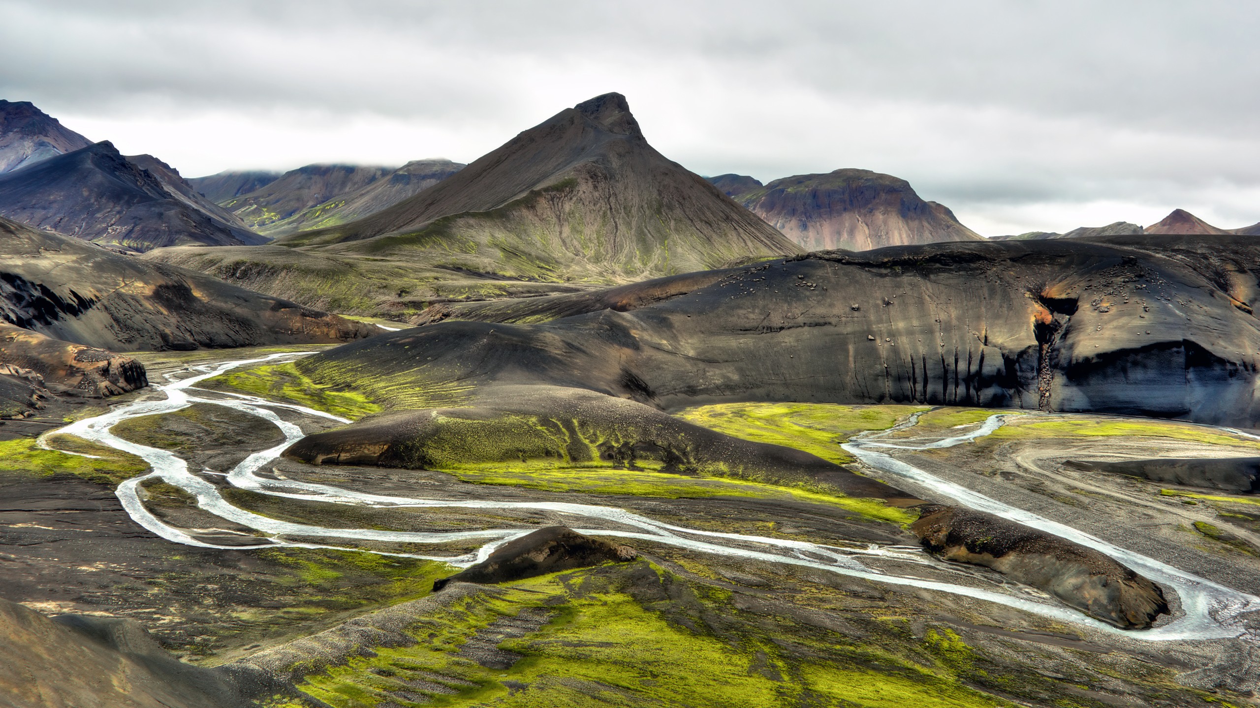 General 2560x1440 nature landscape mountains Iceland river stream clouds moss rocks