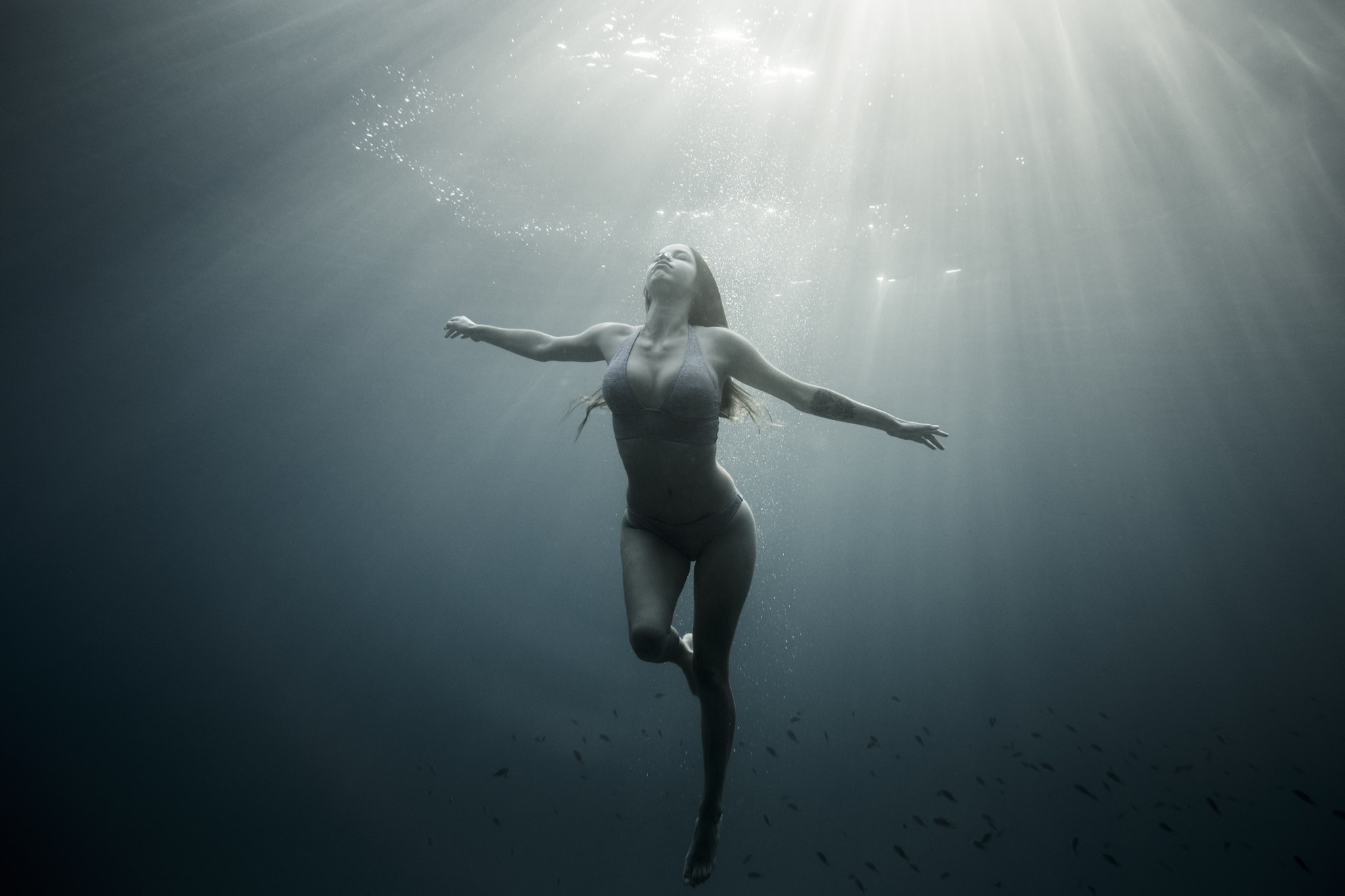 People 2048x1365 500px Florian Gruet dark women underwater bikini