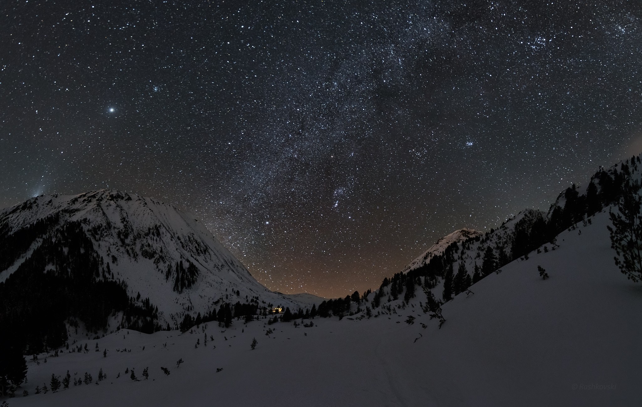 General 2048x1300 landscape stars mountains nature sky winter night snowy mountain snowy peak low light