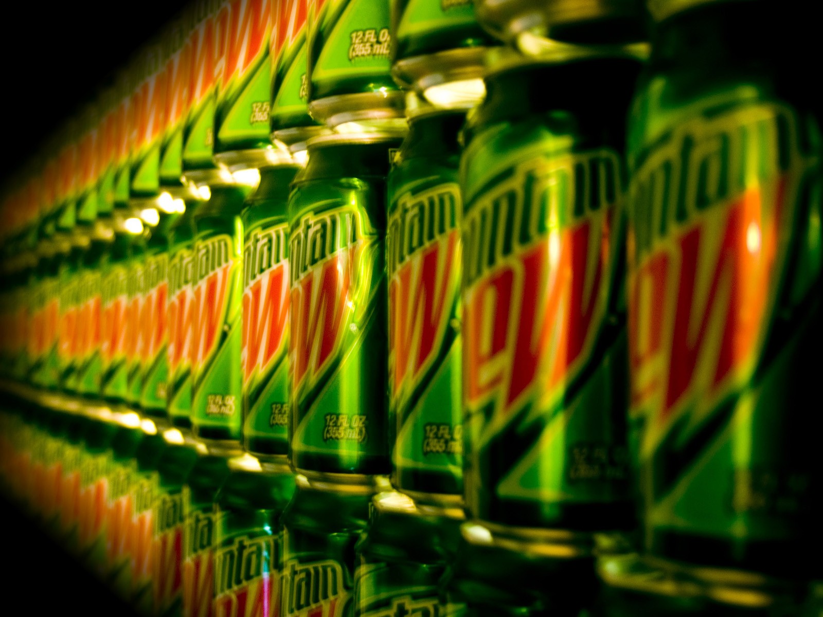 General 1600x1200 Mountain Dew can green red soda brand