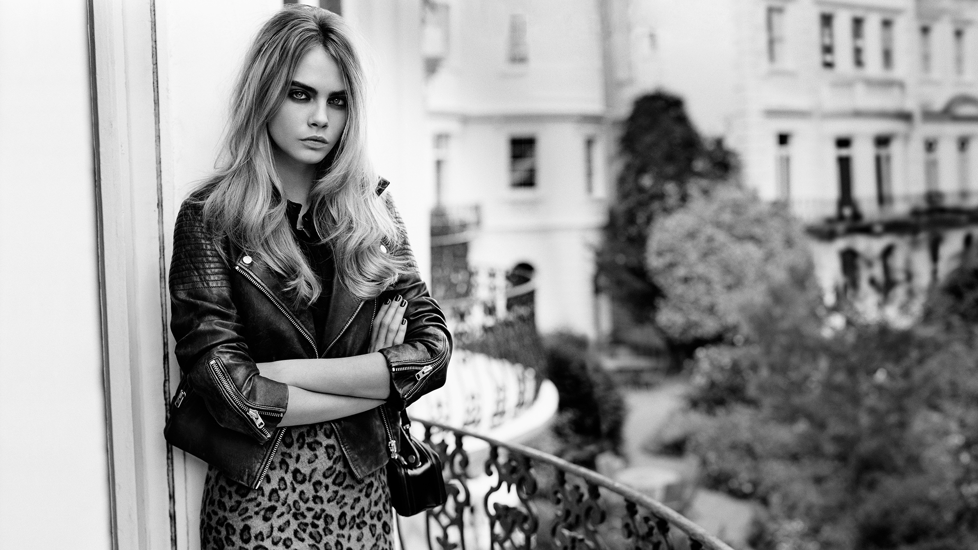 People 2000x1125 women Cara Delevingne model leather jacket arms crossed celebrity actress monochrome