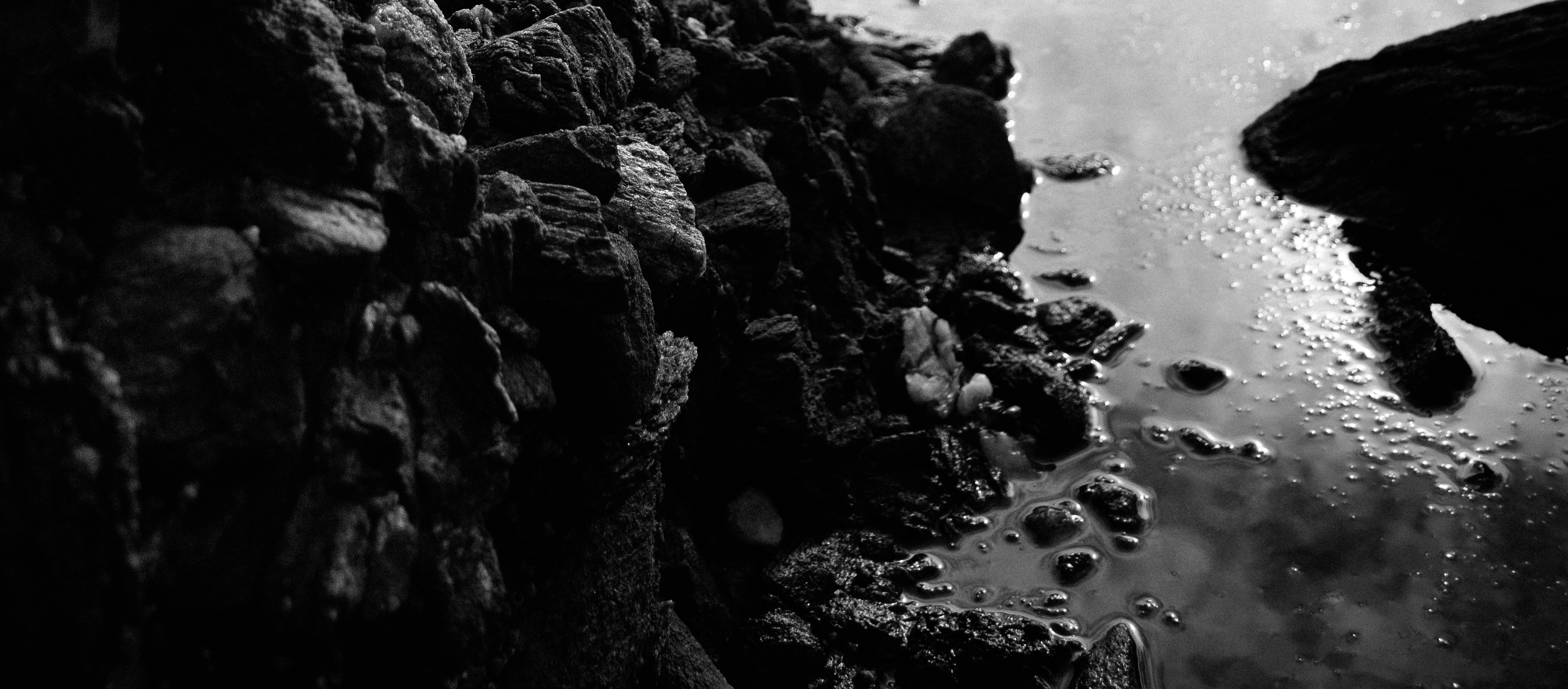 General 4000x1758 rocks monochrome abstract dark stones