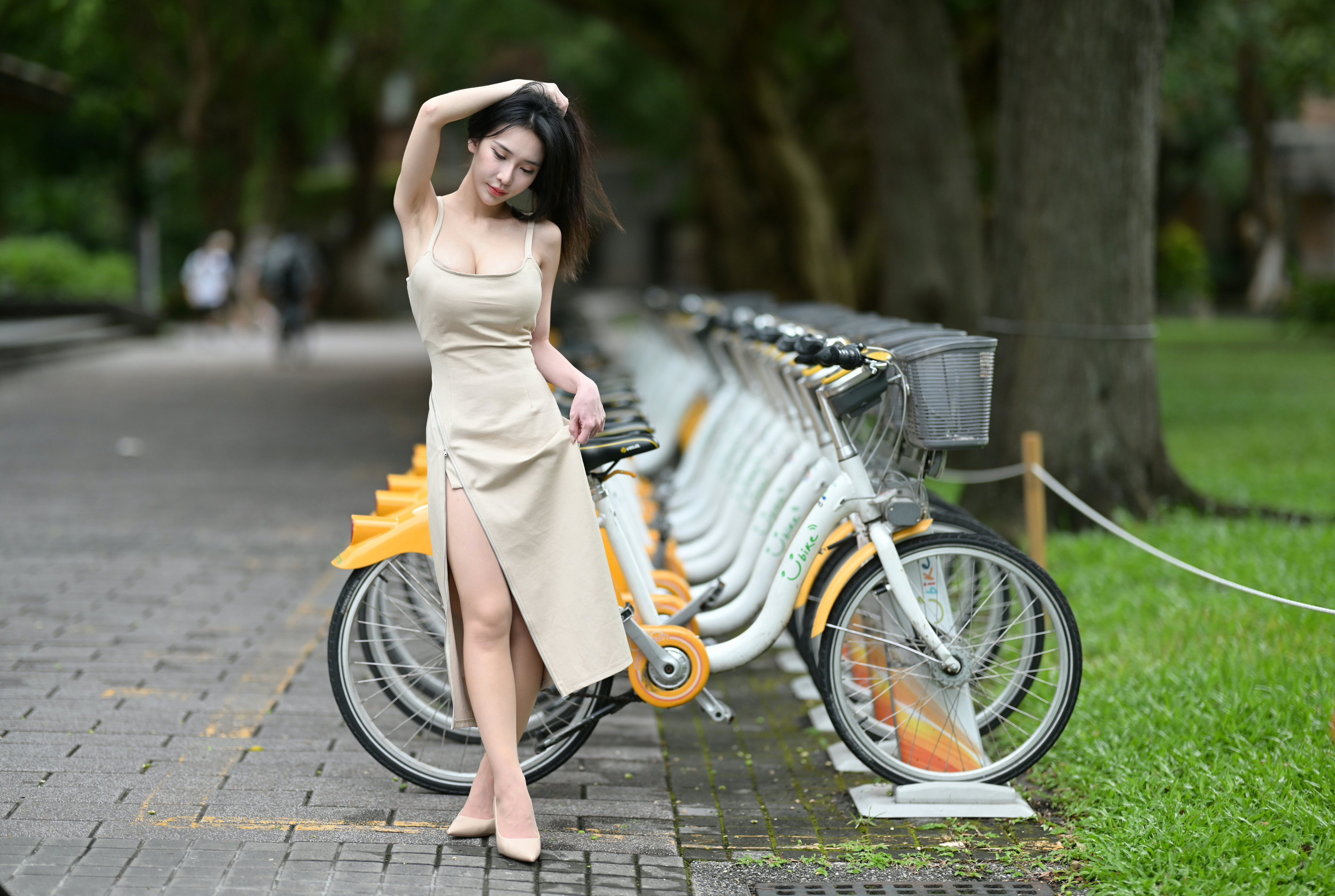 People 3072x2063 Asian model women dark hair long hair women with bicycles women outdoors