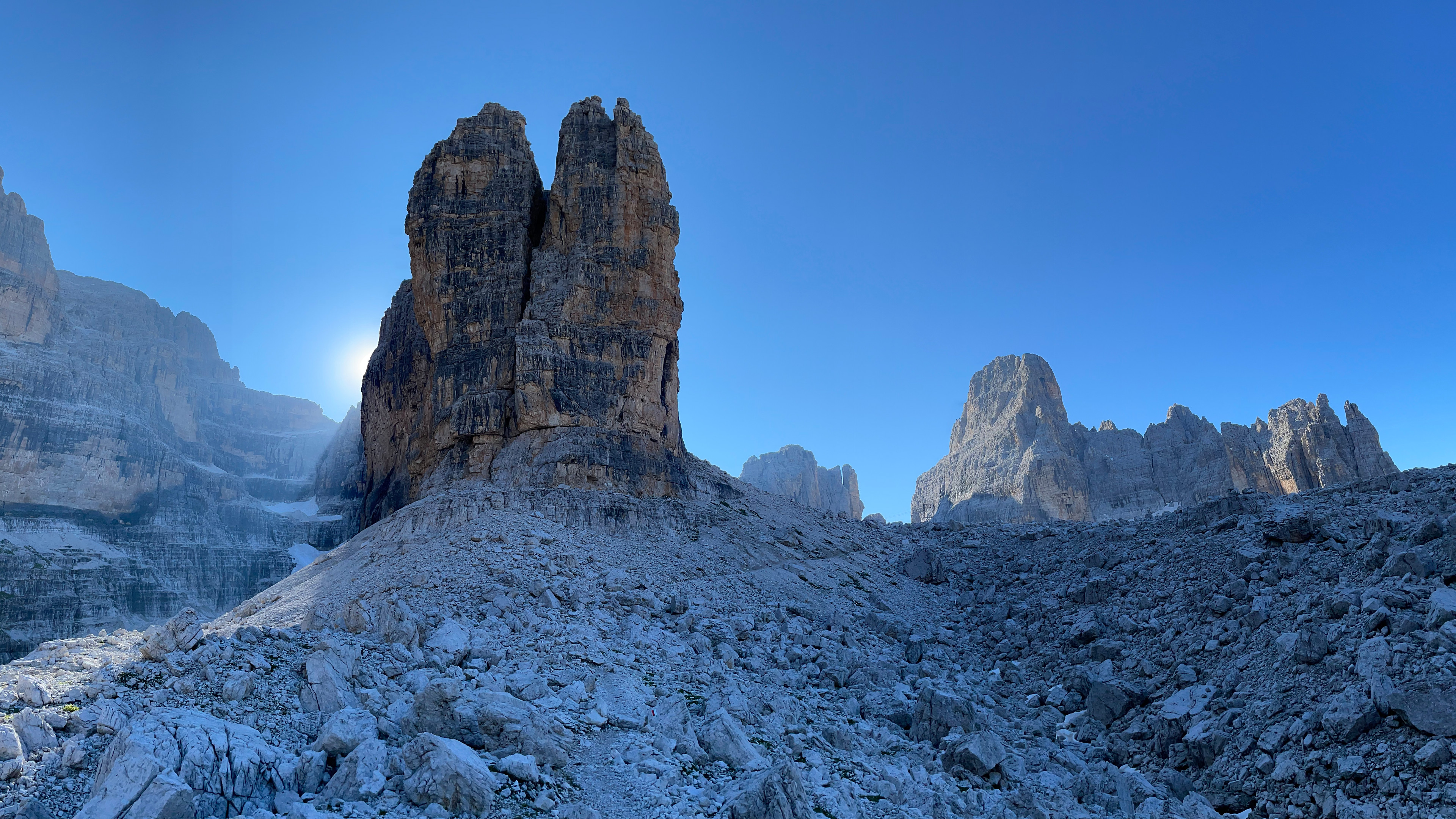 General 3840x2160 Dolomites Cima Molveno Italy cliff rocks landscape blue