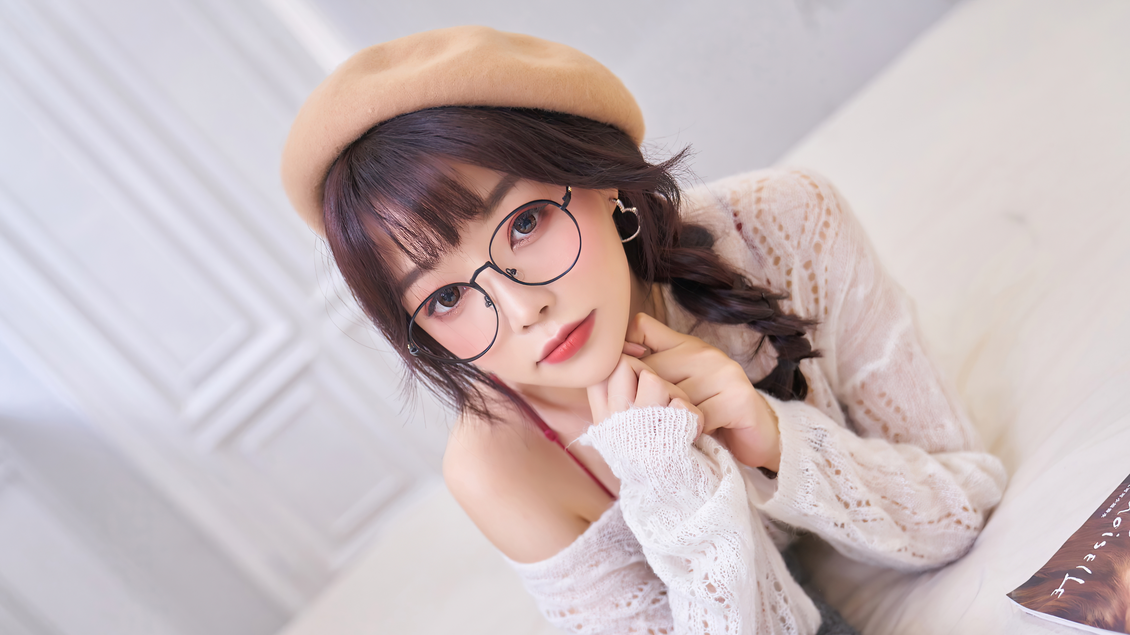 People 3840x2160 women model Asian Chinese glasses women with glasses berets earring red lipstick Chinese model women indoors looking at viewer in bed Zhizhi