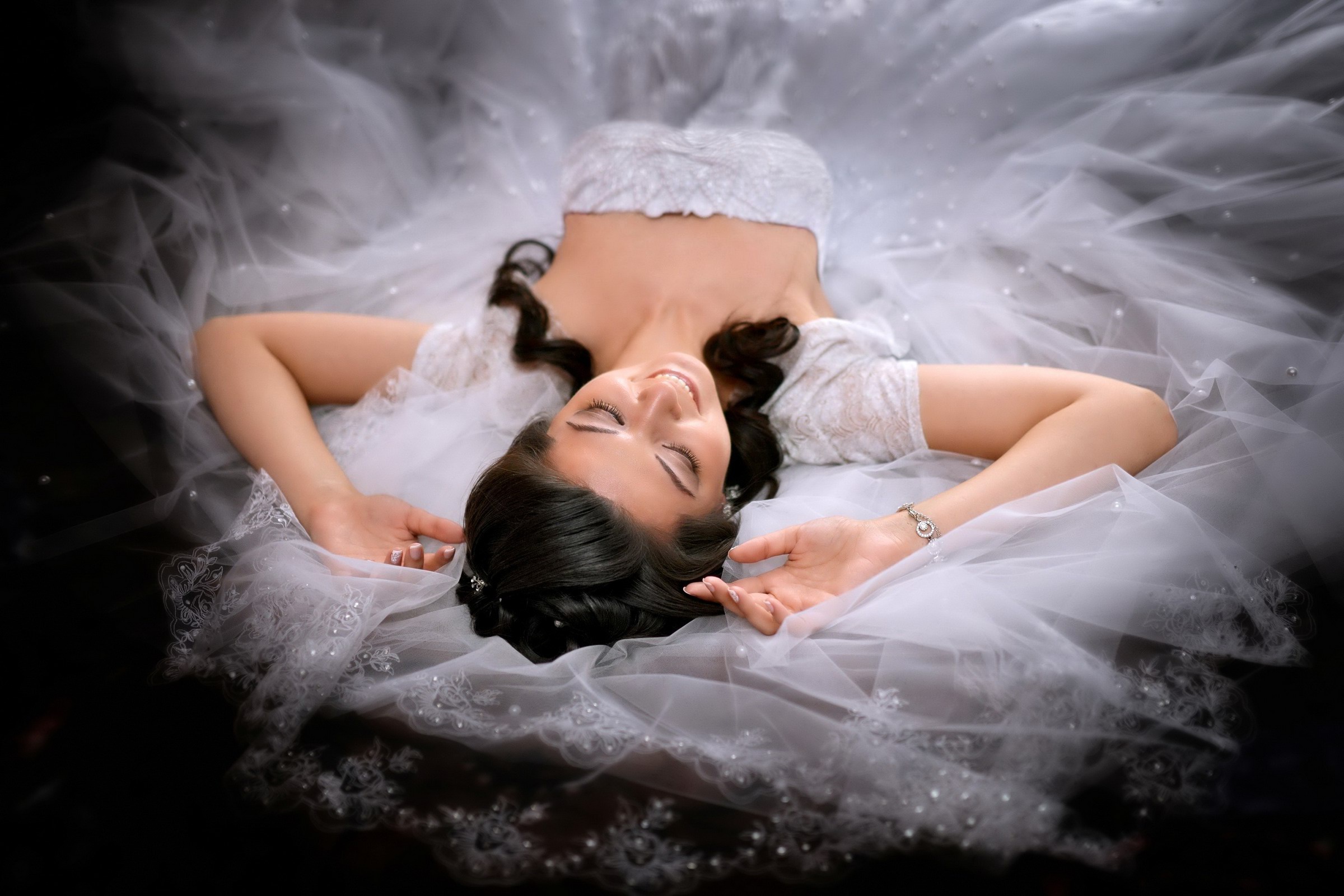 People 2400x1601 model women closed eyes red lipstick lying down dark hair arms up brides studio