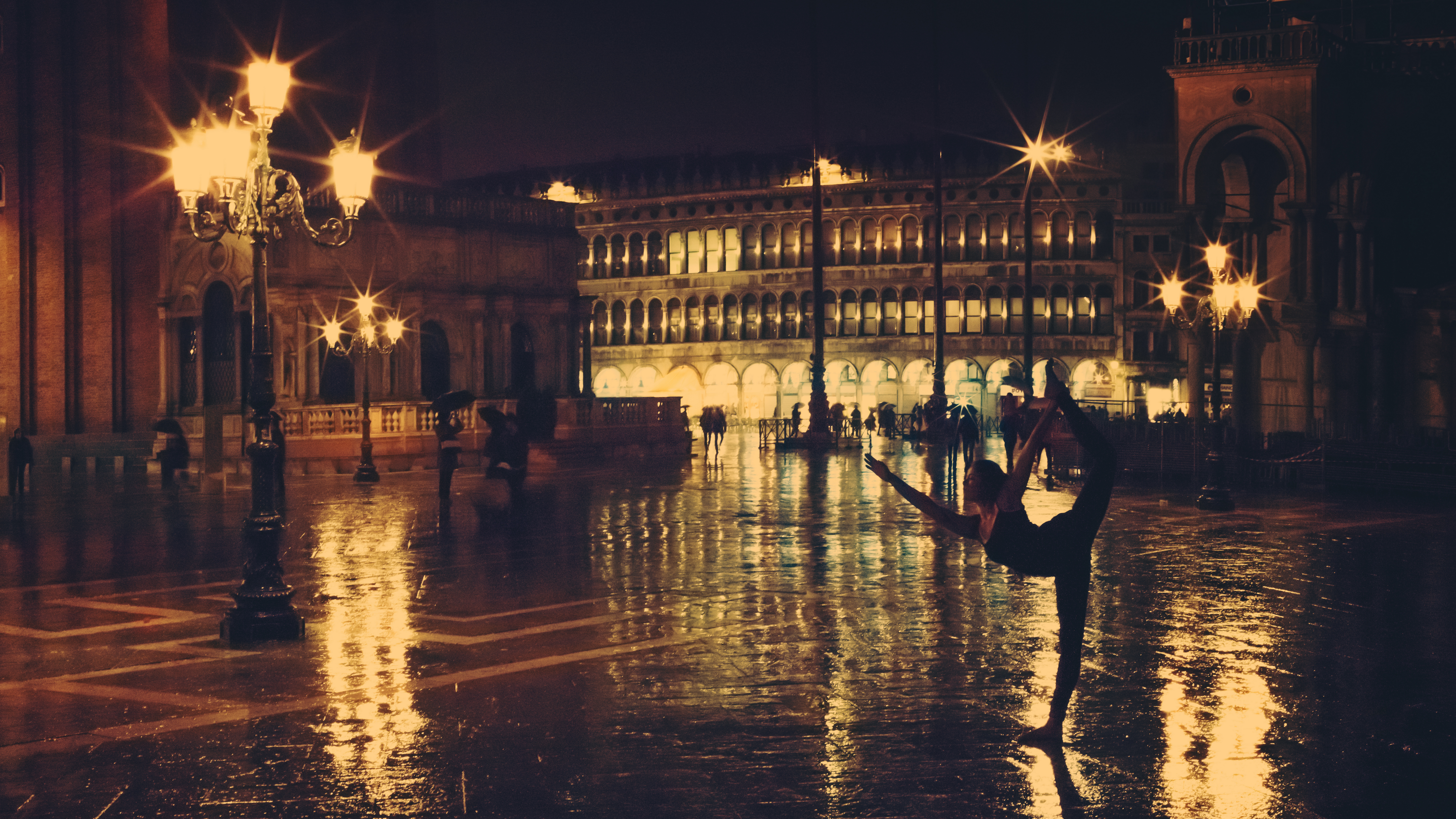 People 7680x4320 Trey Ratcliff photography Italy Venice low light