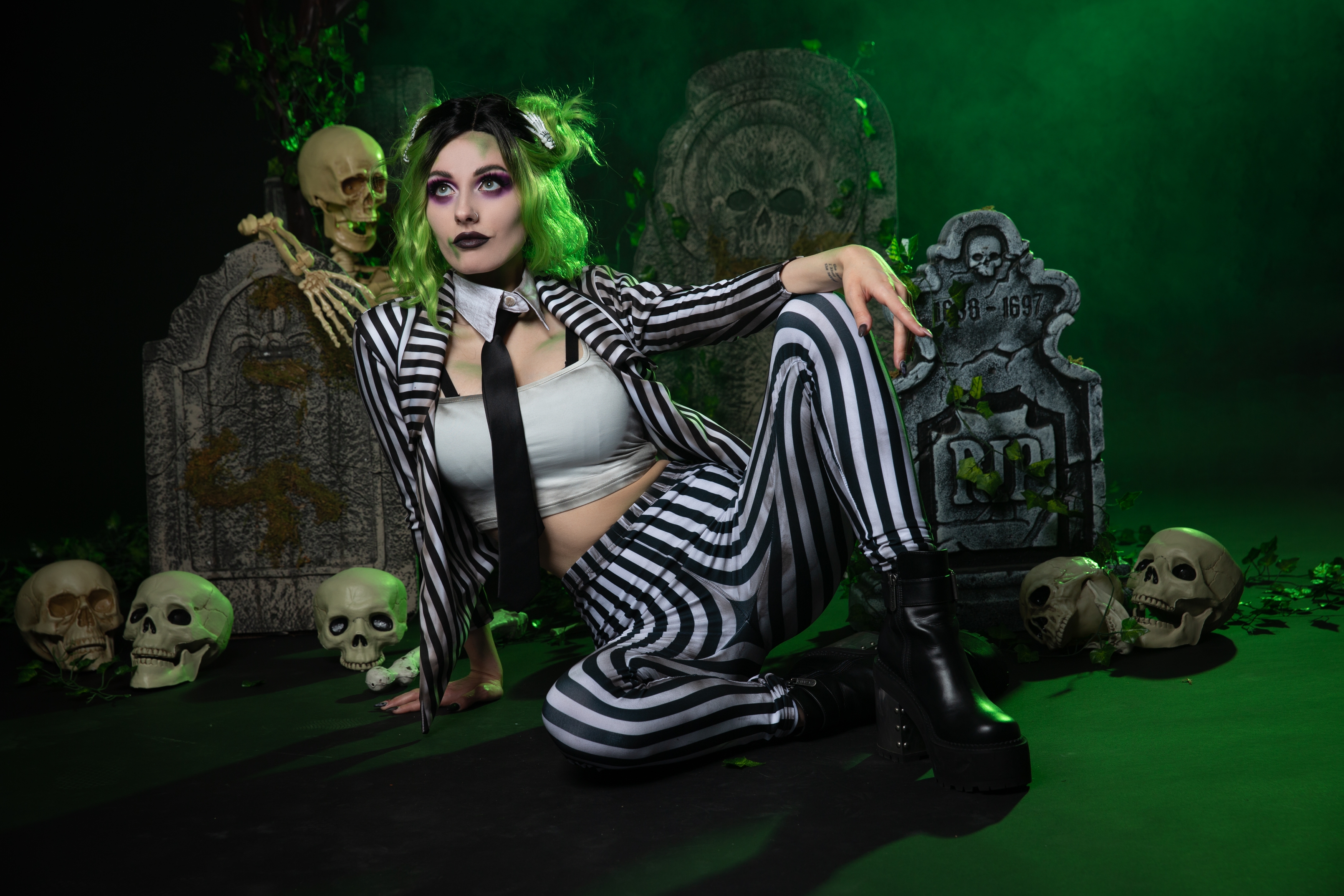 People 3500x2333 Taylor Bloxam women model Halloween cosplay Beetlejuice striped clothing tie crop top skeleton skull studio genderswap