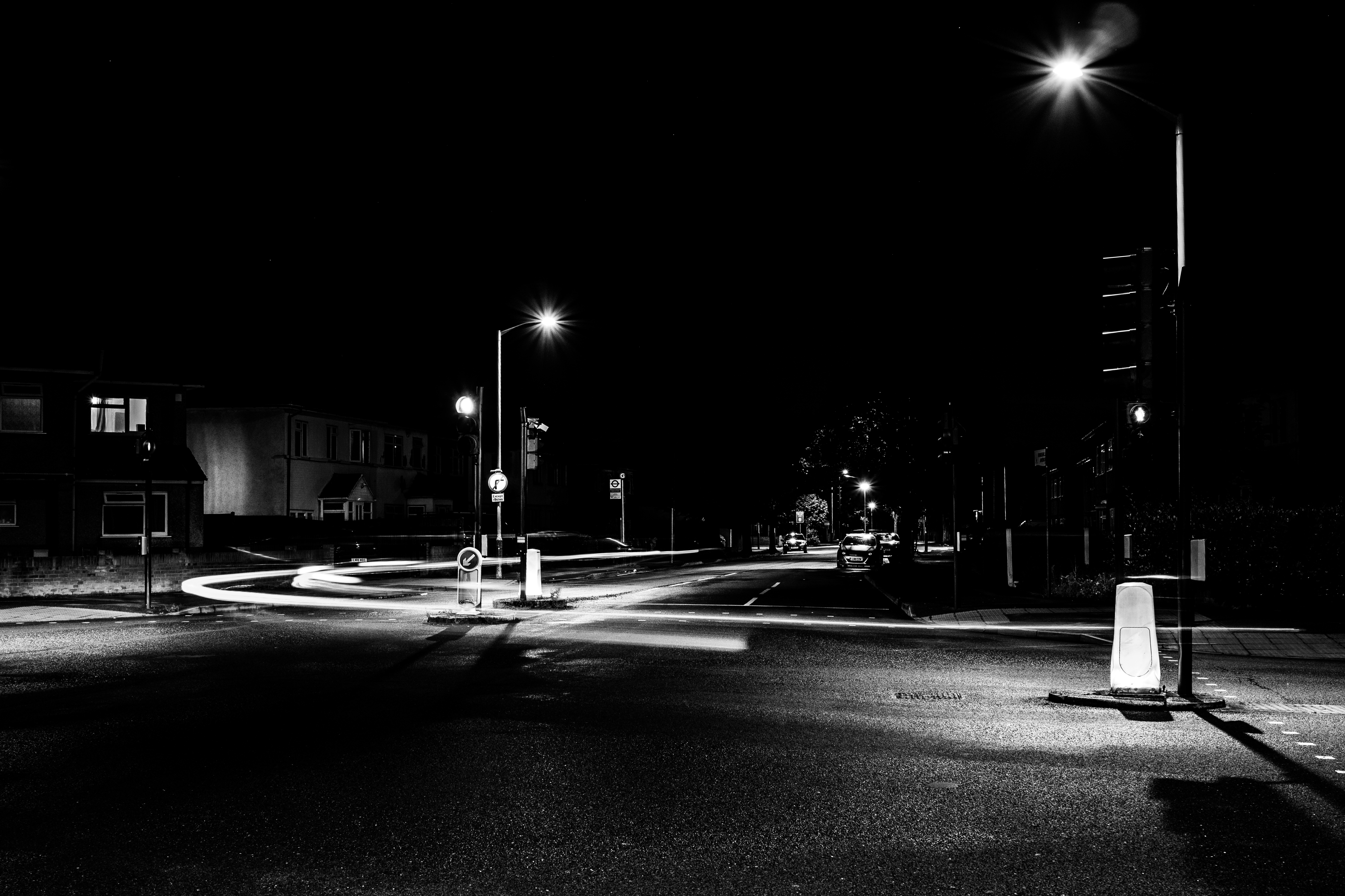 General 4859x3239 night Canon dark London street light monochrome street car vehicle sign