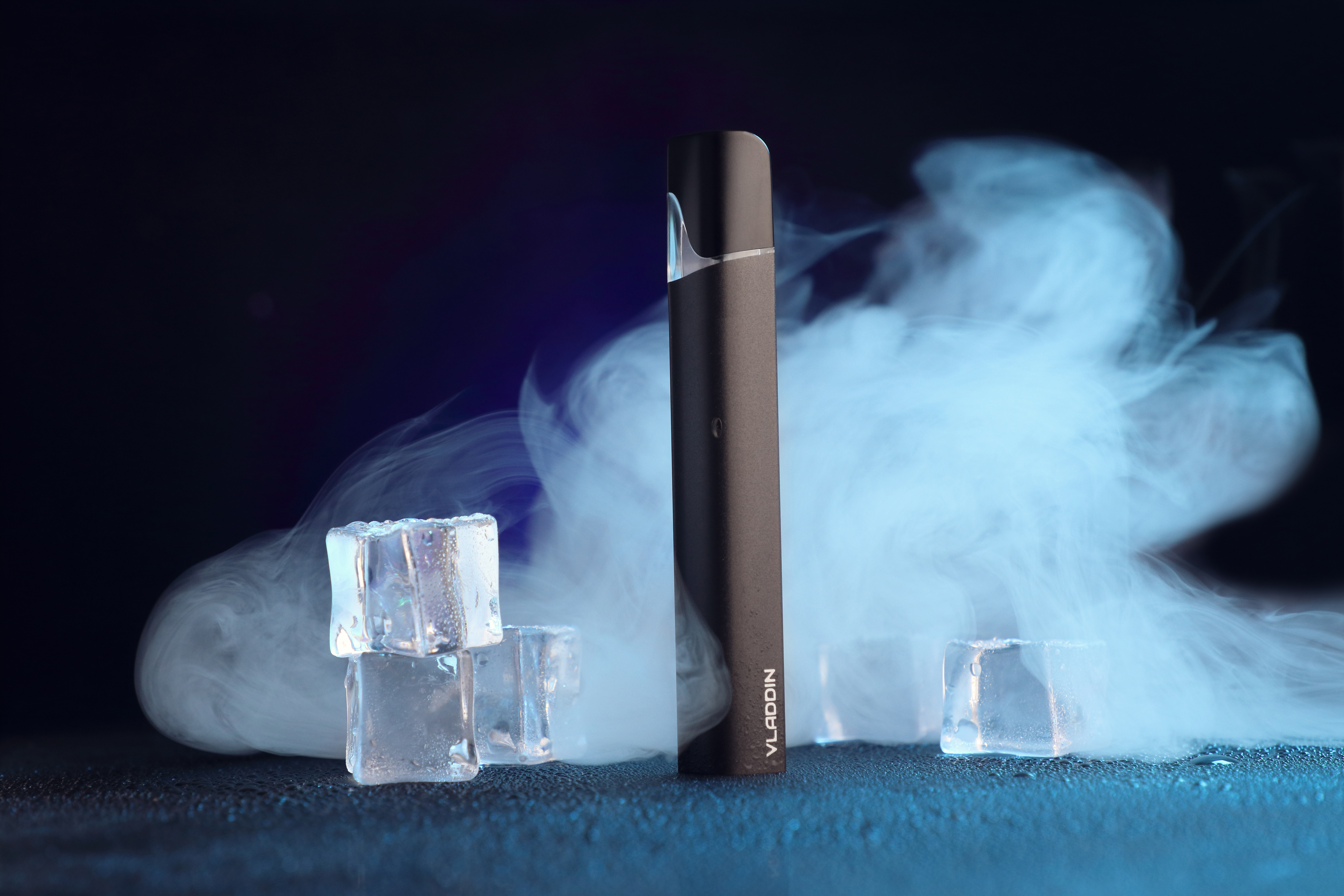 General 5984x3989 e-cigarette smoke simple background ice cubes