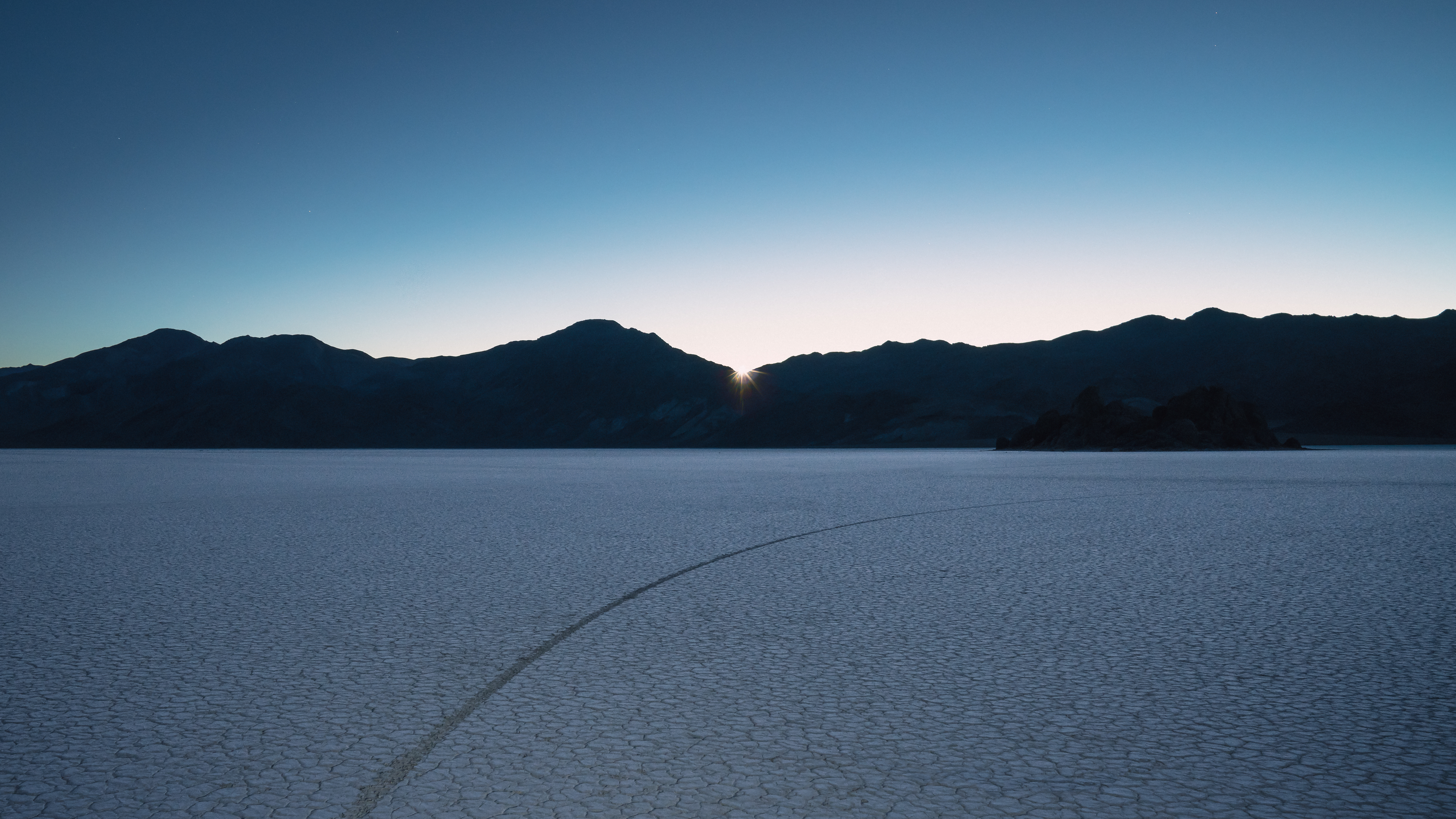 General 5120x2880 Mojave Desert nature desert salt lakes landscape sunrise low light