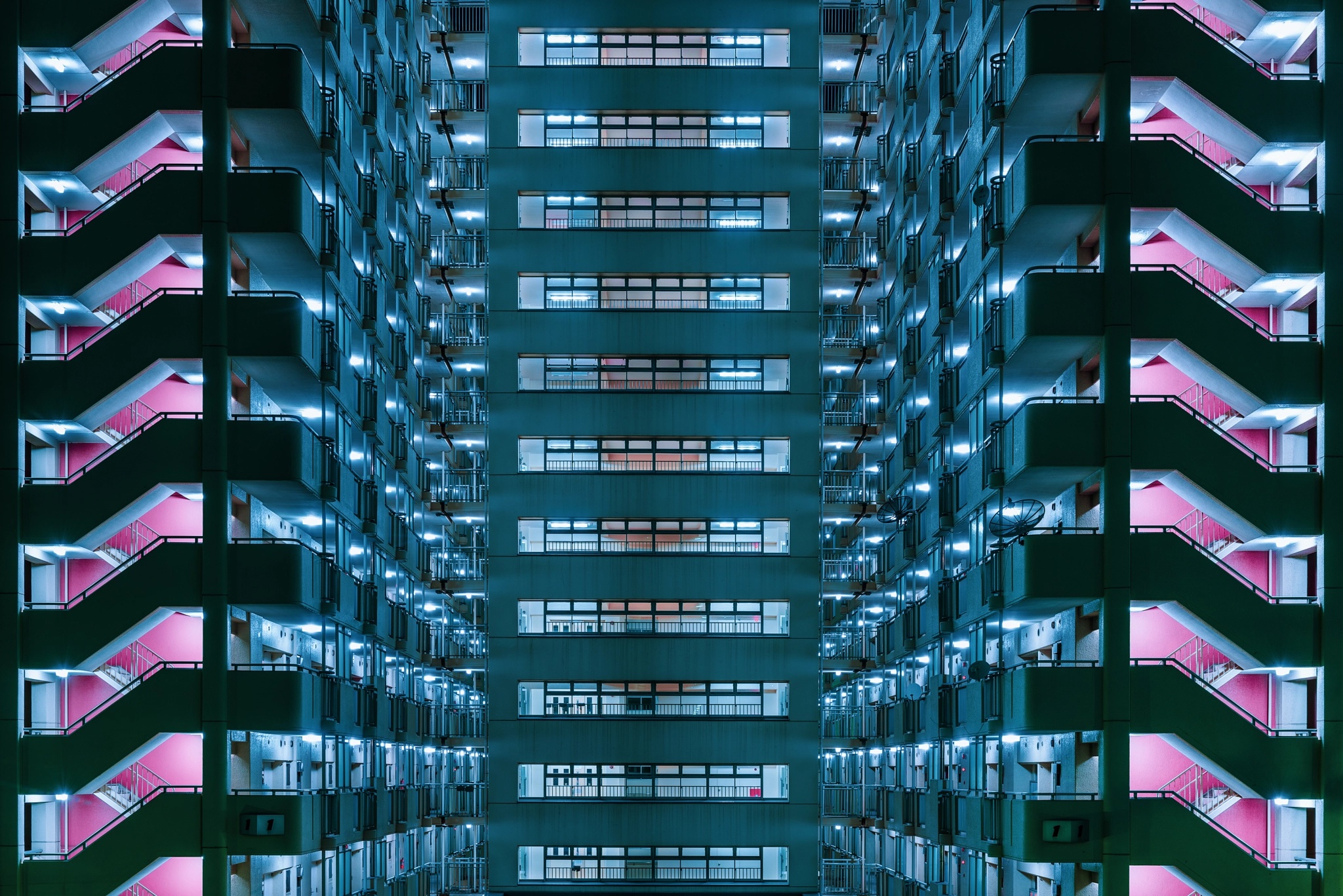 General 2048x1367 building architecture city symmetry