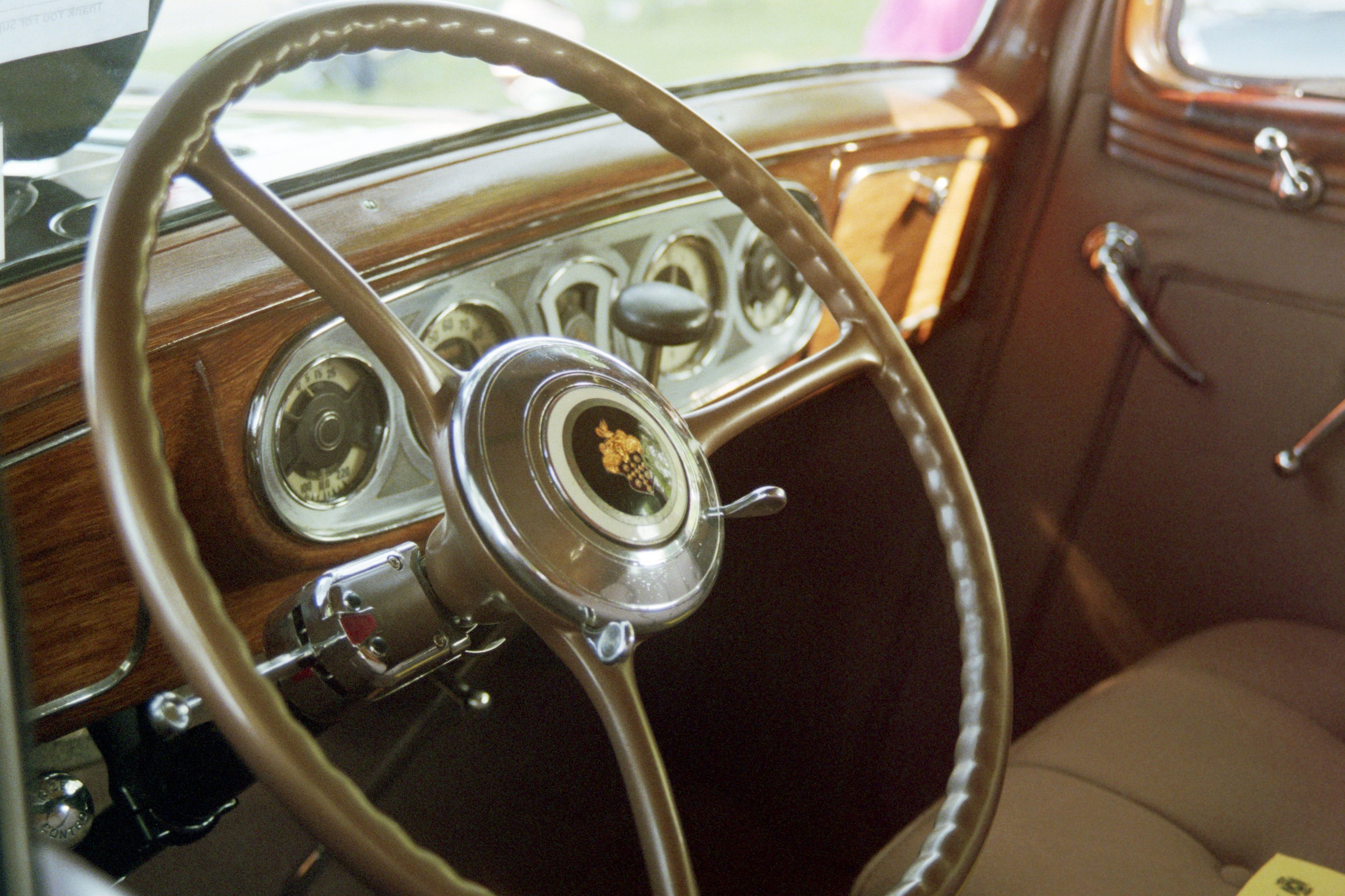 General 3072x2048 car vintage steering wheel car interior vehicle