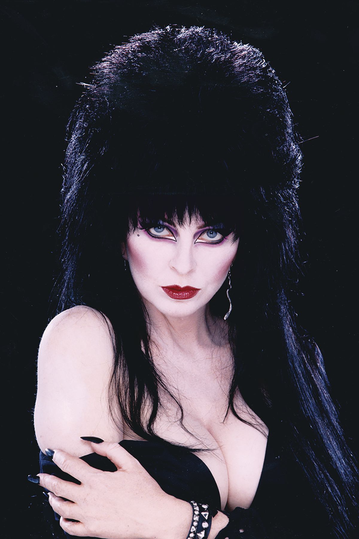 General 1200x1800 Elvira Gothic Cassandra Peterson dark hair fantasy girl makeup painted nails women cleavage brunette