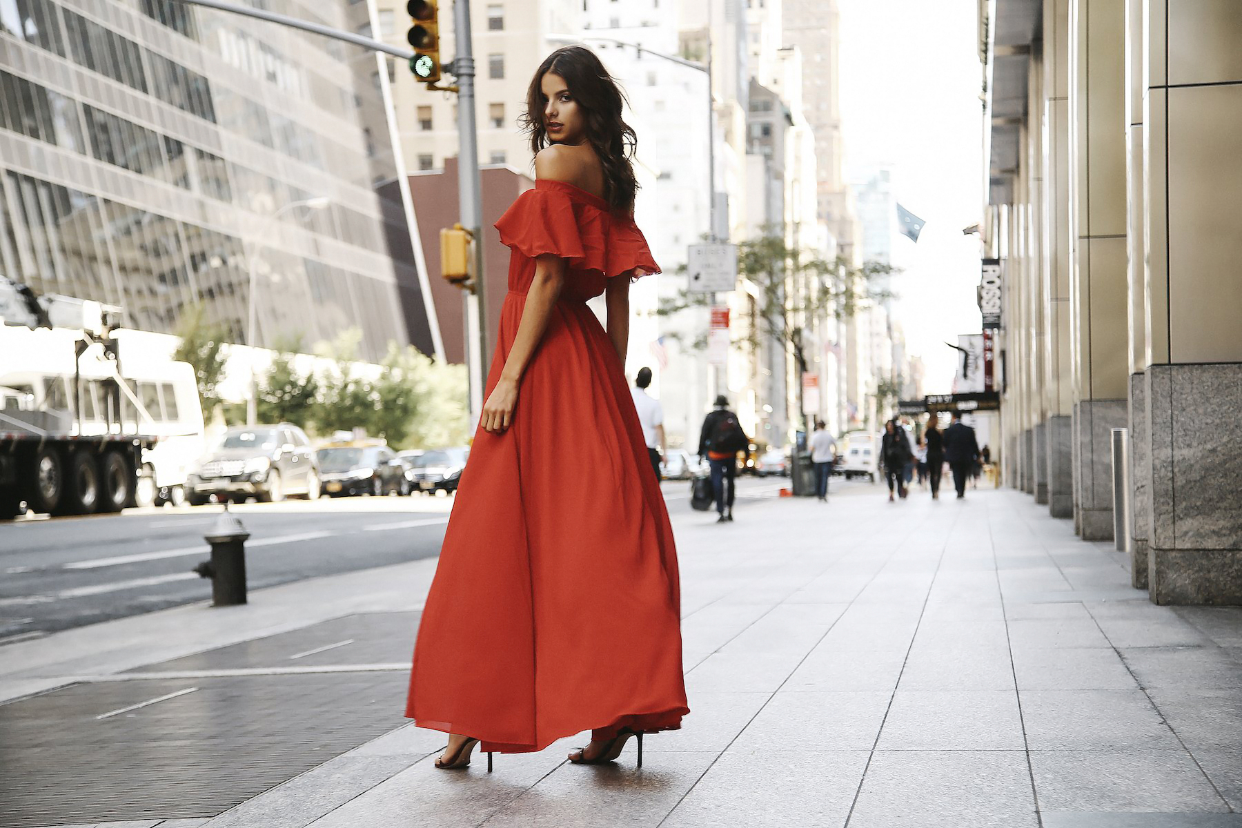 People 1800x1200 Bruna Lirio women model Brazilian street city red dress looking over shoulder heels