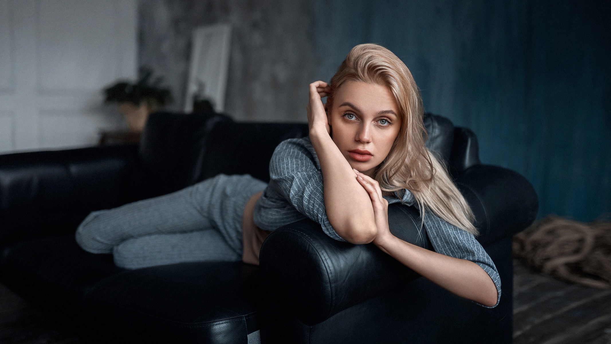 People 2133x1200 women model blonde women indoors Yuri Demidov couch face