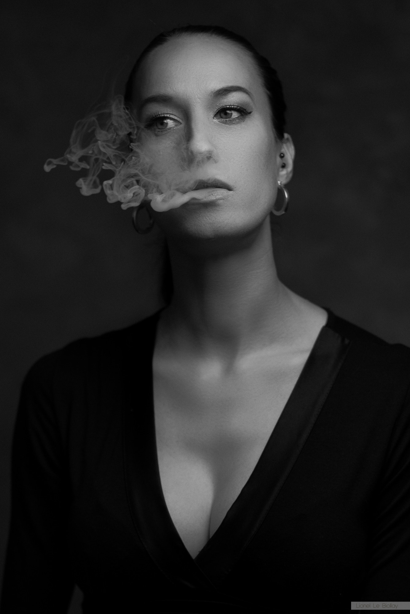 People 1335x2000 women model smoke portrait monochrome face
