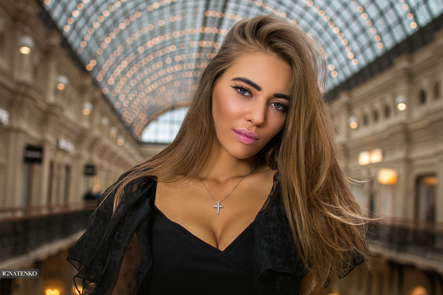 People 1800x1200 women portrait necklace depth of field blonde closeup watermarked Sergey Ignatenko Russia Moscow