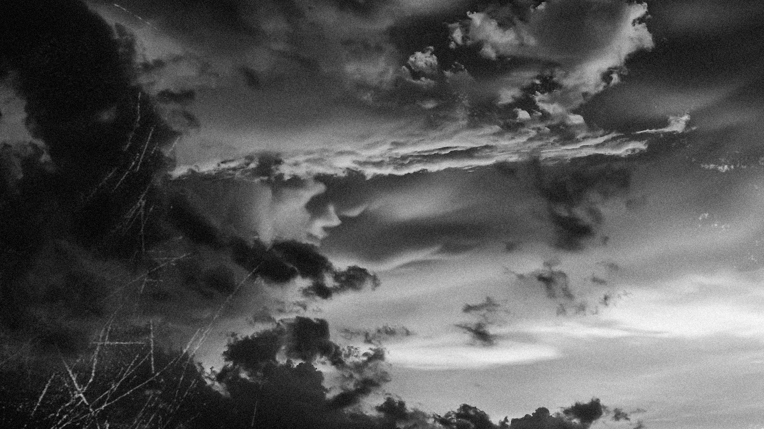 General 2556x1438 nature monochrome dark sky noise clouds gloomy