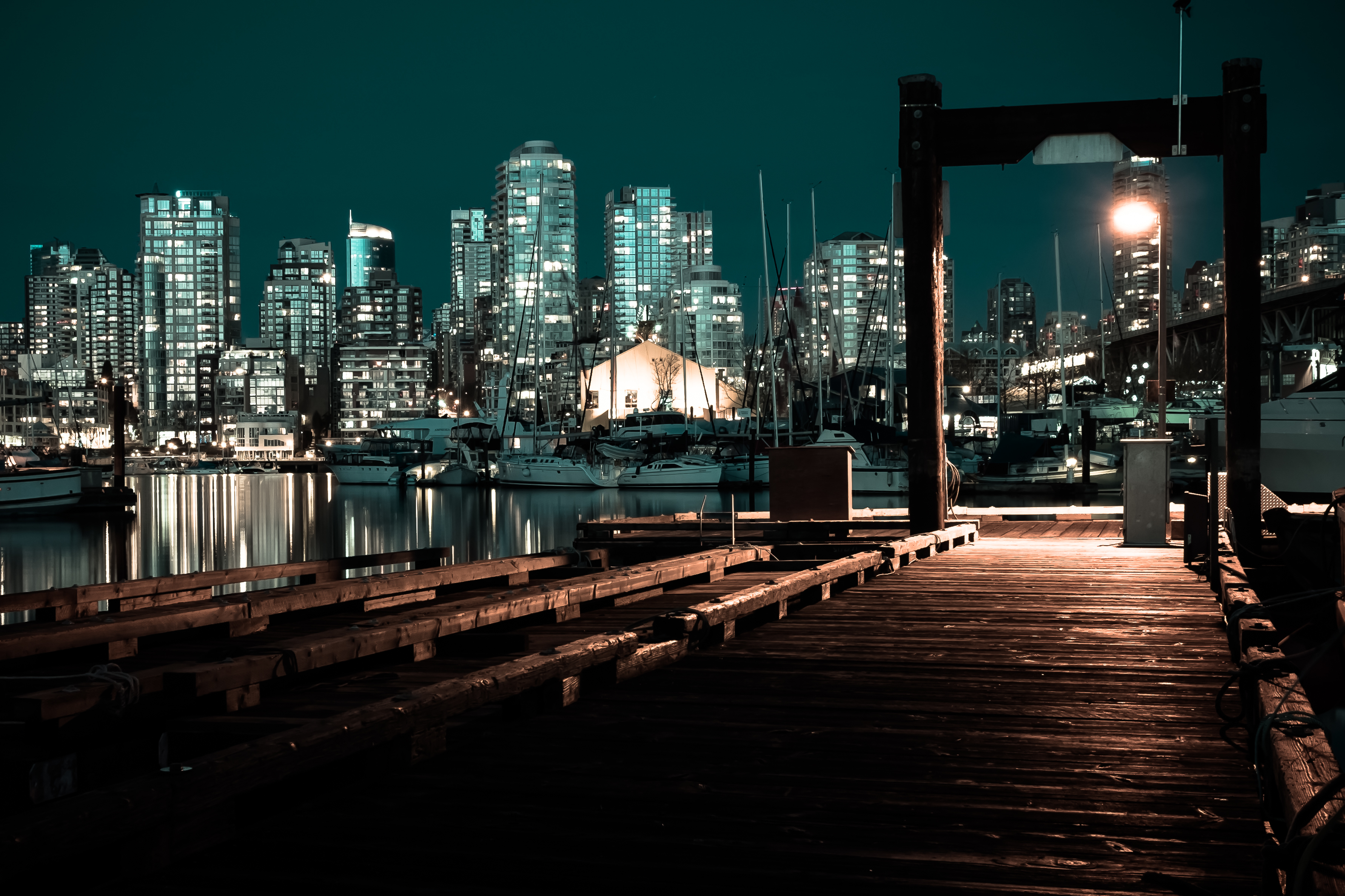 General 3563x2375 pier night cityscape