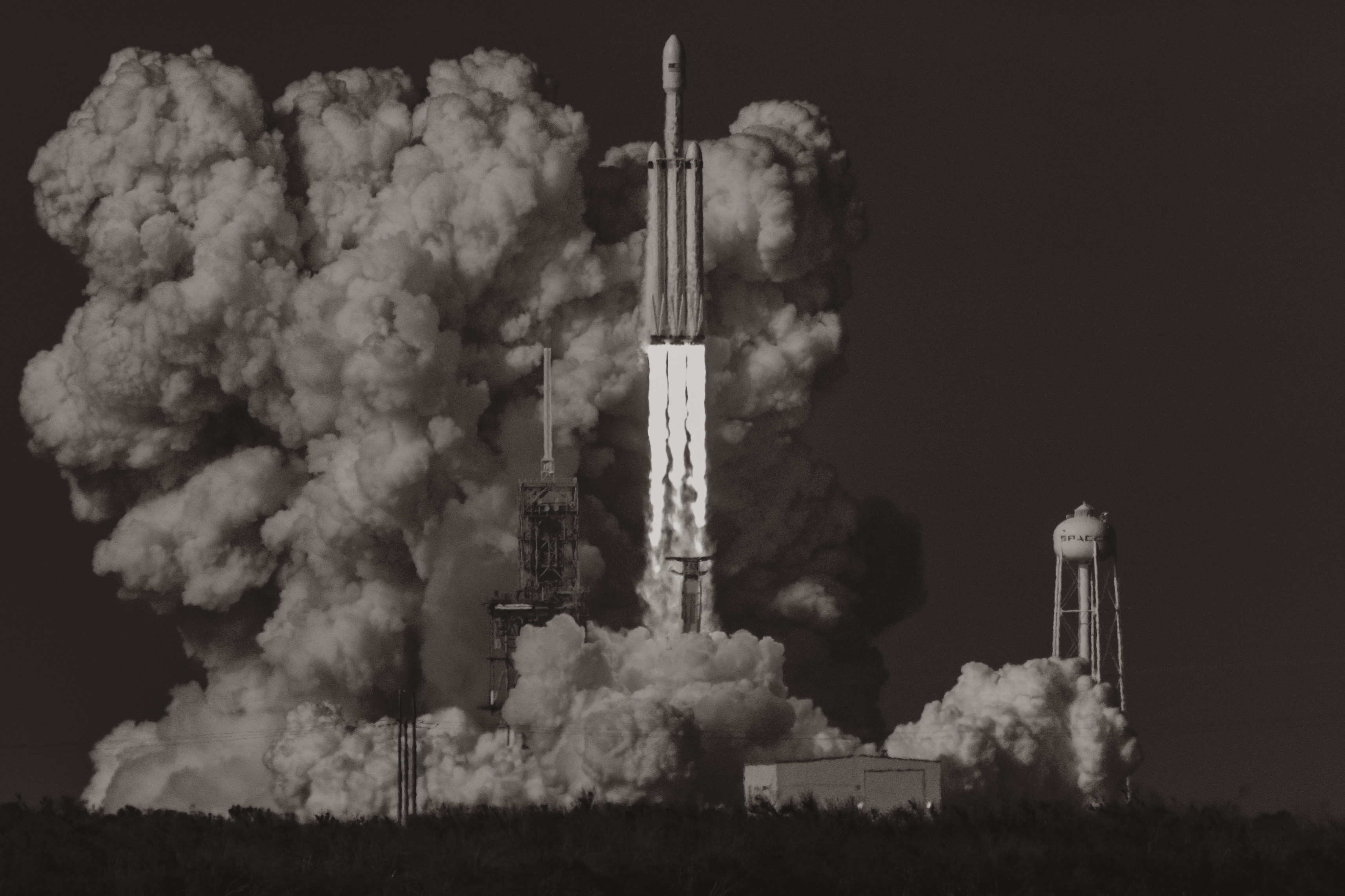 General 3428x2285 monochrome artwork rocket Falcon Heavy SpaceX launching