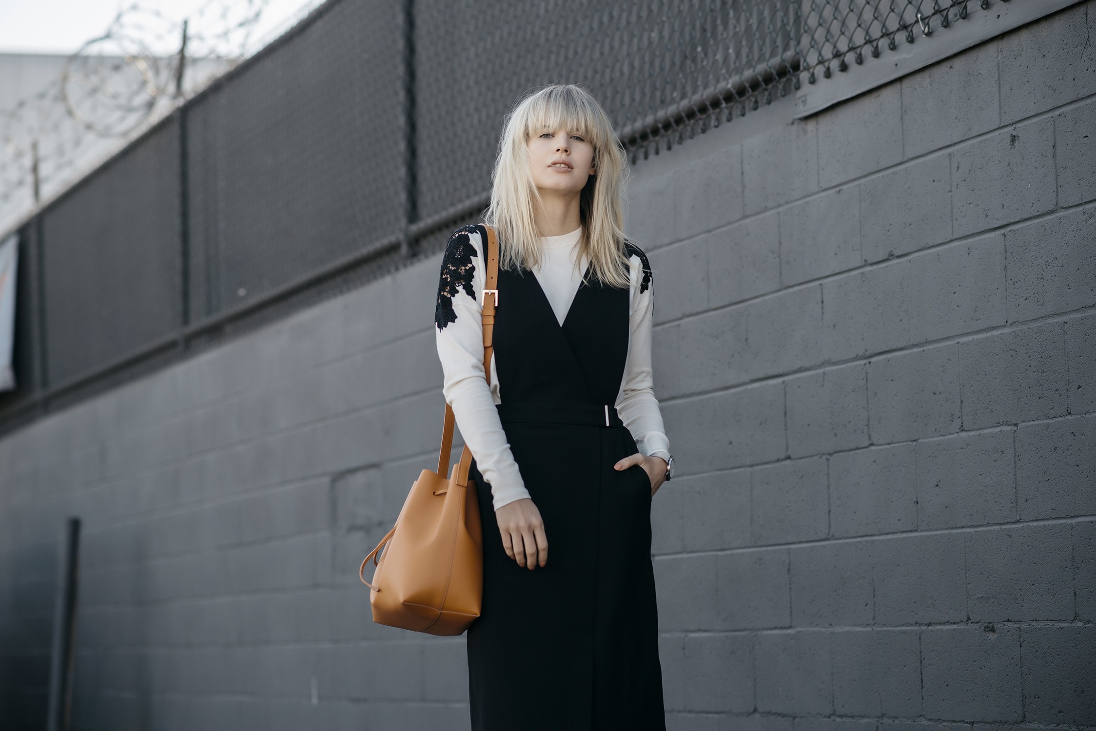 People 2248x1500 women fashion Lisa Dengler standing blonde outdoors bag dress hands in pockets
