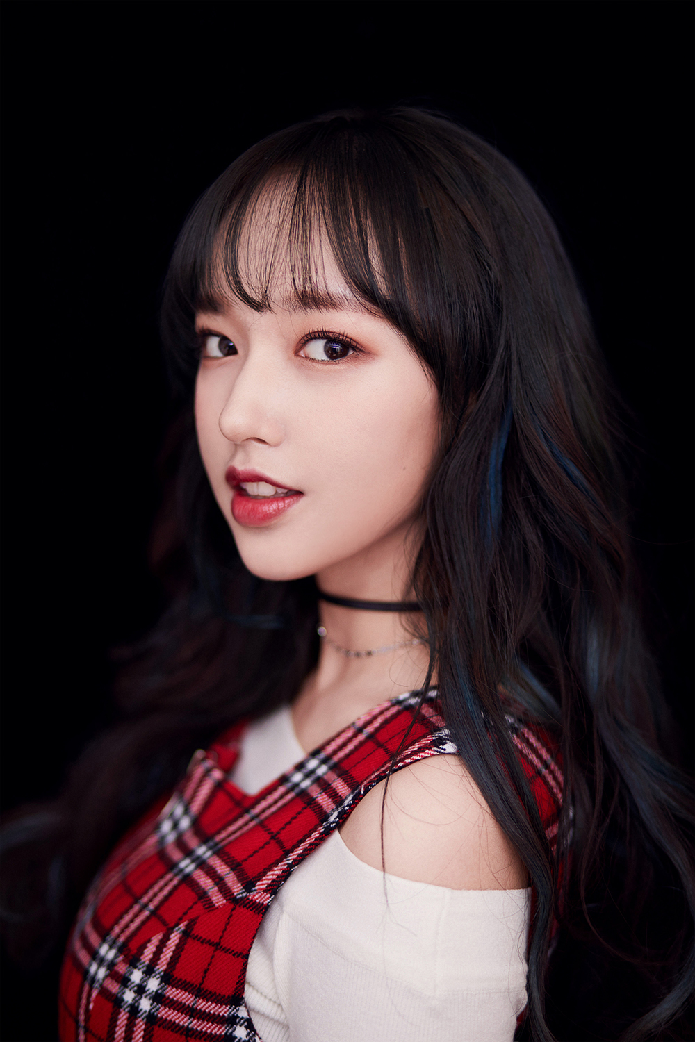 People 1000x1500 K-pop women face dark hair portrait looking at viewer simple background red lipstick Cheng Xiao