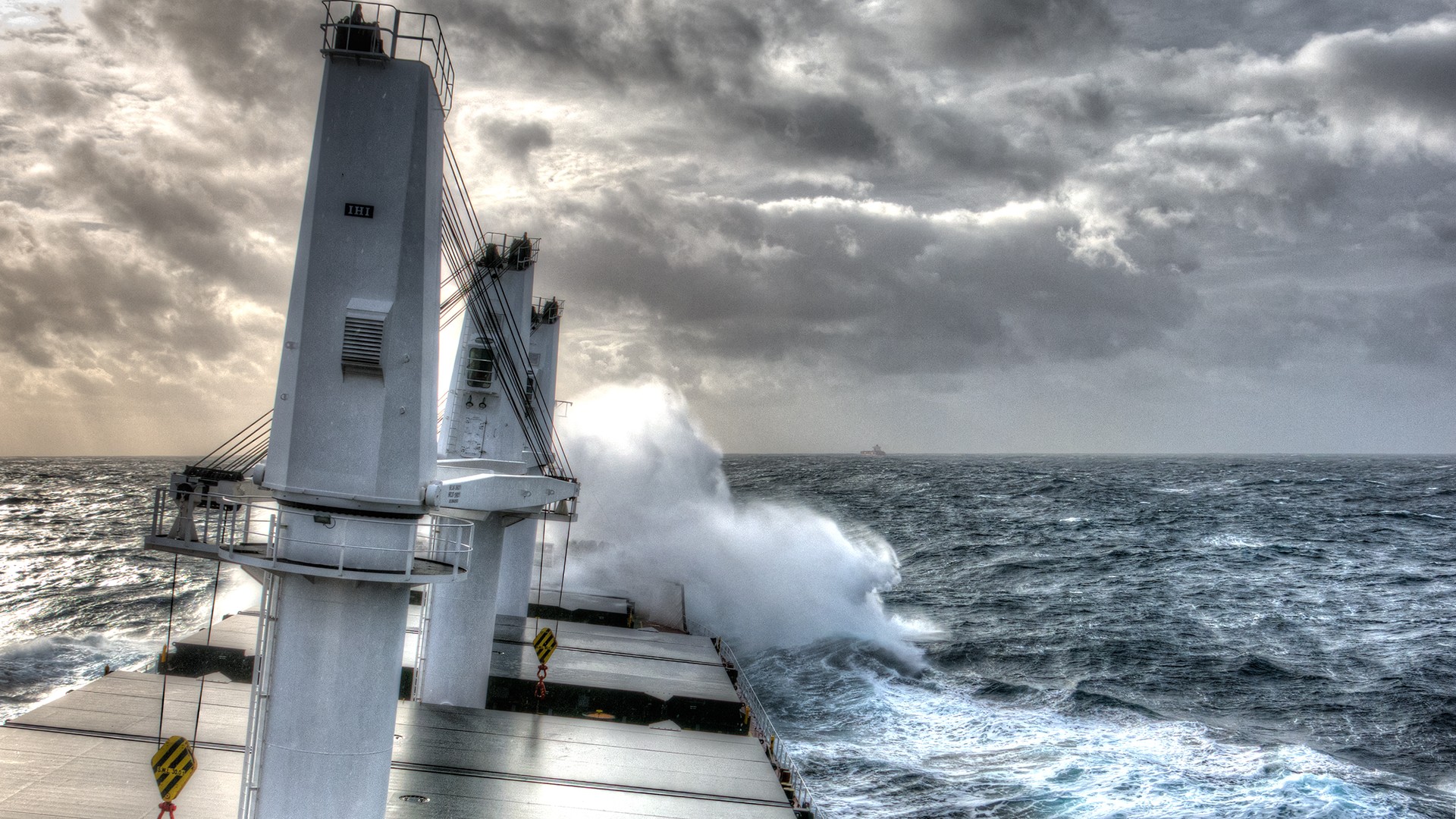 General 1920x1080 HDR sea ship storm