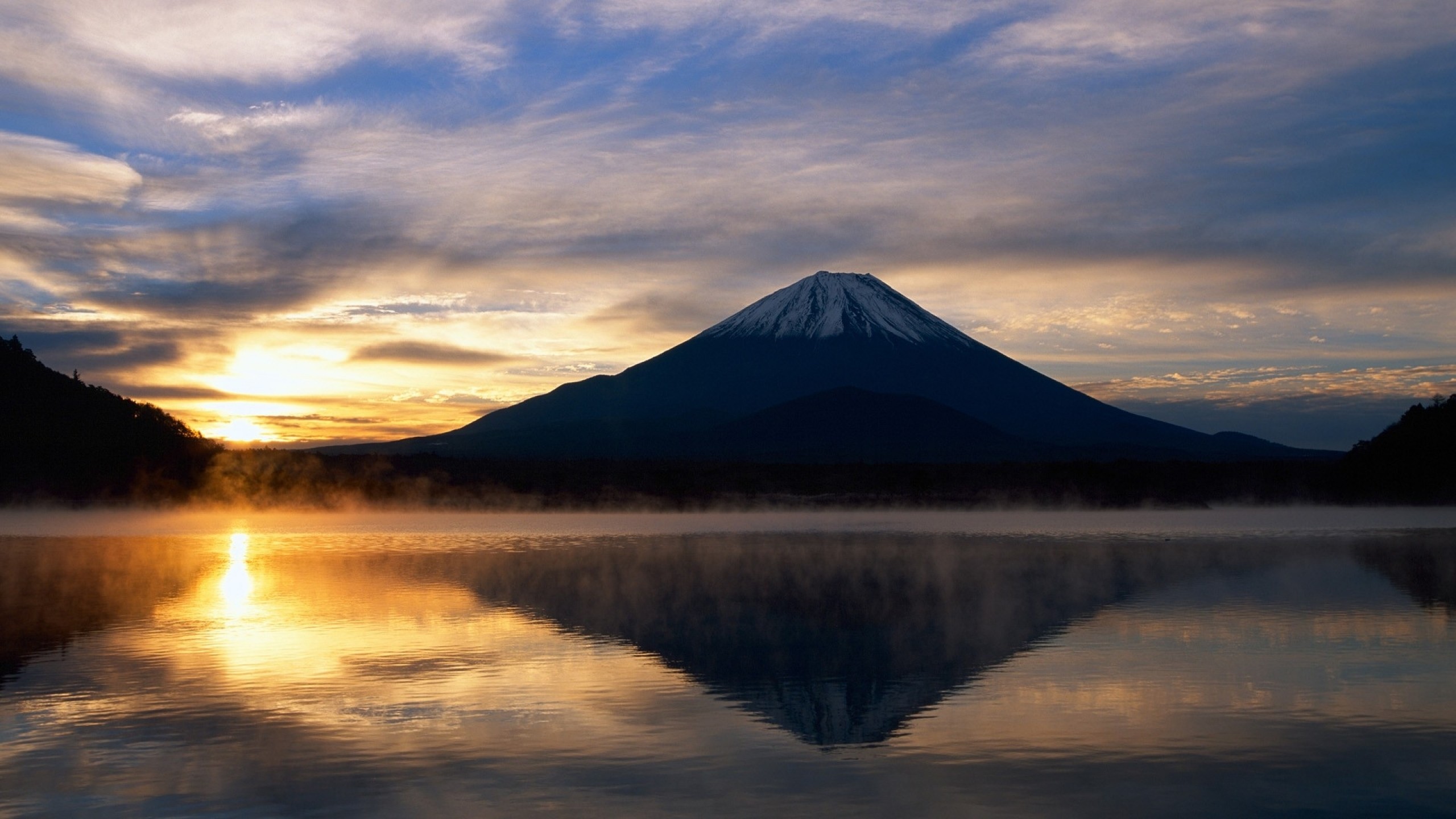 General 2560x1440 landscape nature sunlight water reflection sky lake Mount Fuji Japan