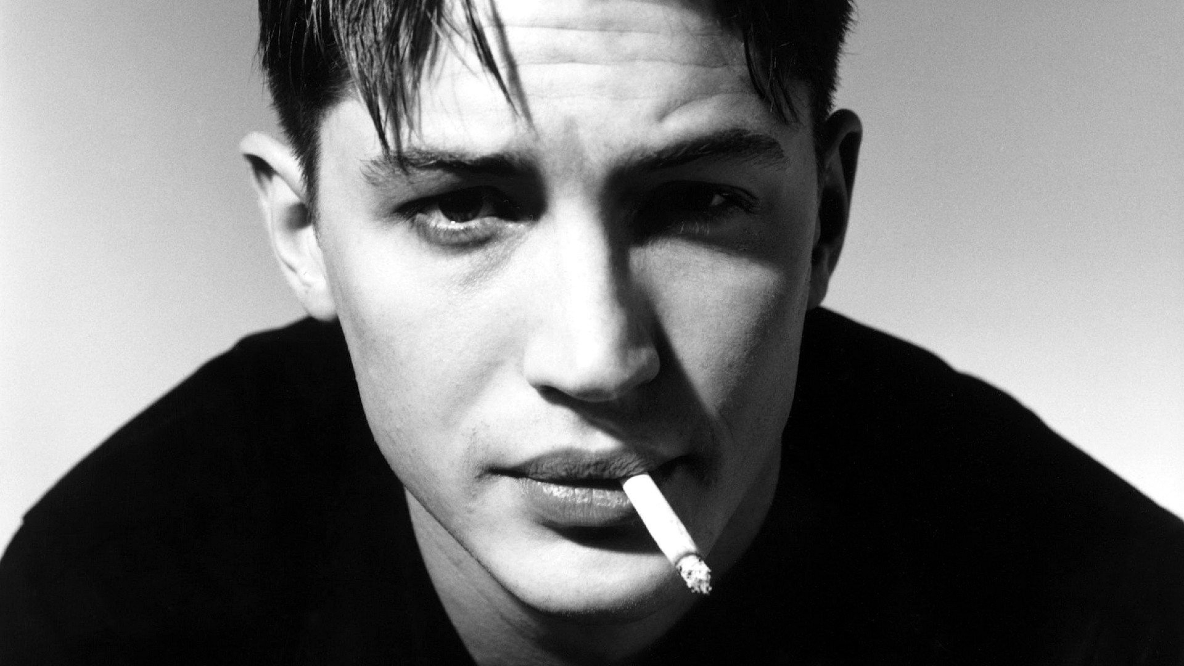 People 3840x2160 Tom Hardy monochrome men cigarettes portrait actor face smoking closeup