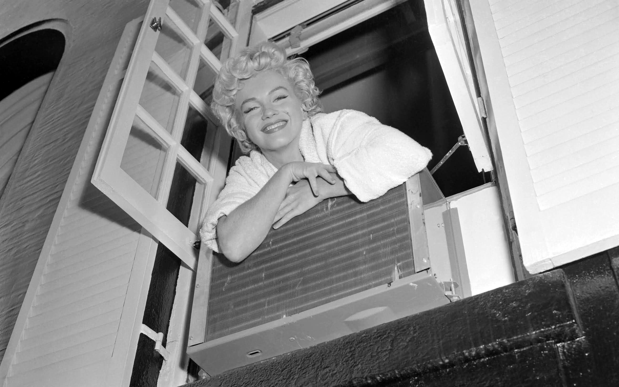People 2356x1472 Marilyn Monroe old photos women actress smiling