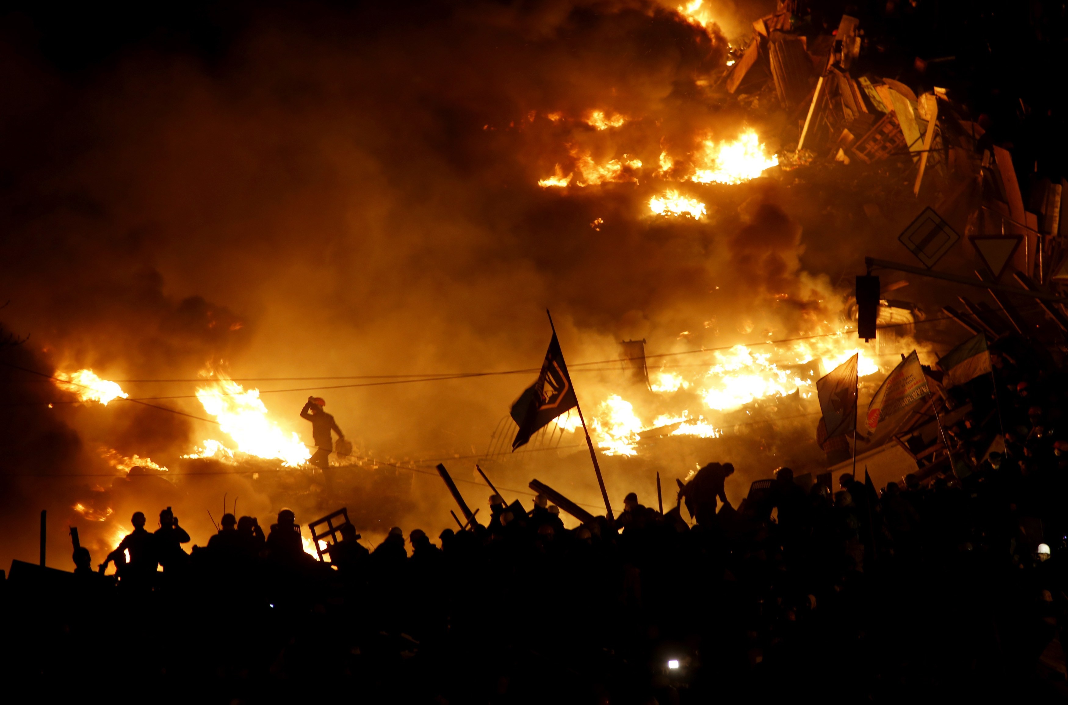 People 3500x2310 Ukraine Ukrainian Maidan Kyiv fire riots