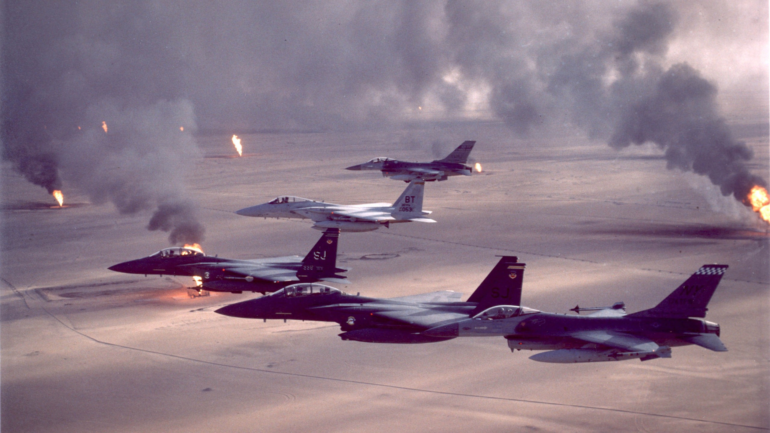 General 2560x1440 military military aircraft Operation Desert Storm Kuwait US Air Force General Dynamics F-16 Fighting Falcon desert vehicle aircraft war fire oil pump burning smoke 1991 (Year) American aircraft flying F-15 Eagle jet fighter pilot General Dynamics