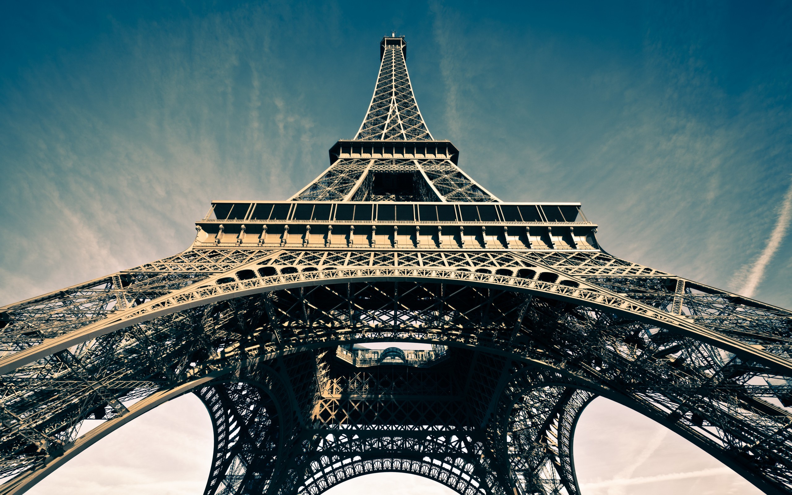 General 2560x1600 Eiffel Tower clouds Paris sky architecture low-angle France landmark Europe