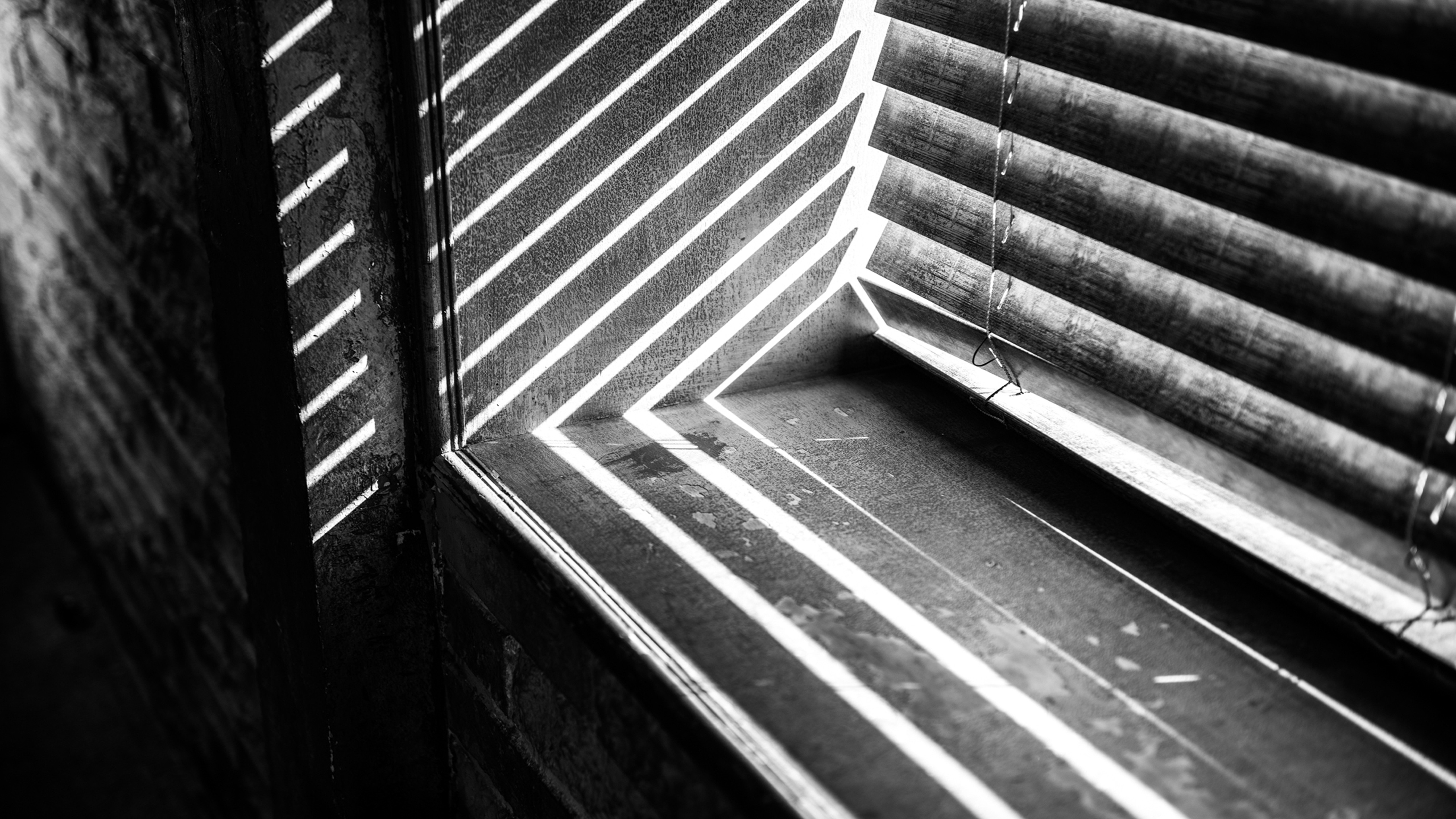 General 5120x2880 photography monochrome window sill sunlight