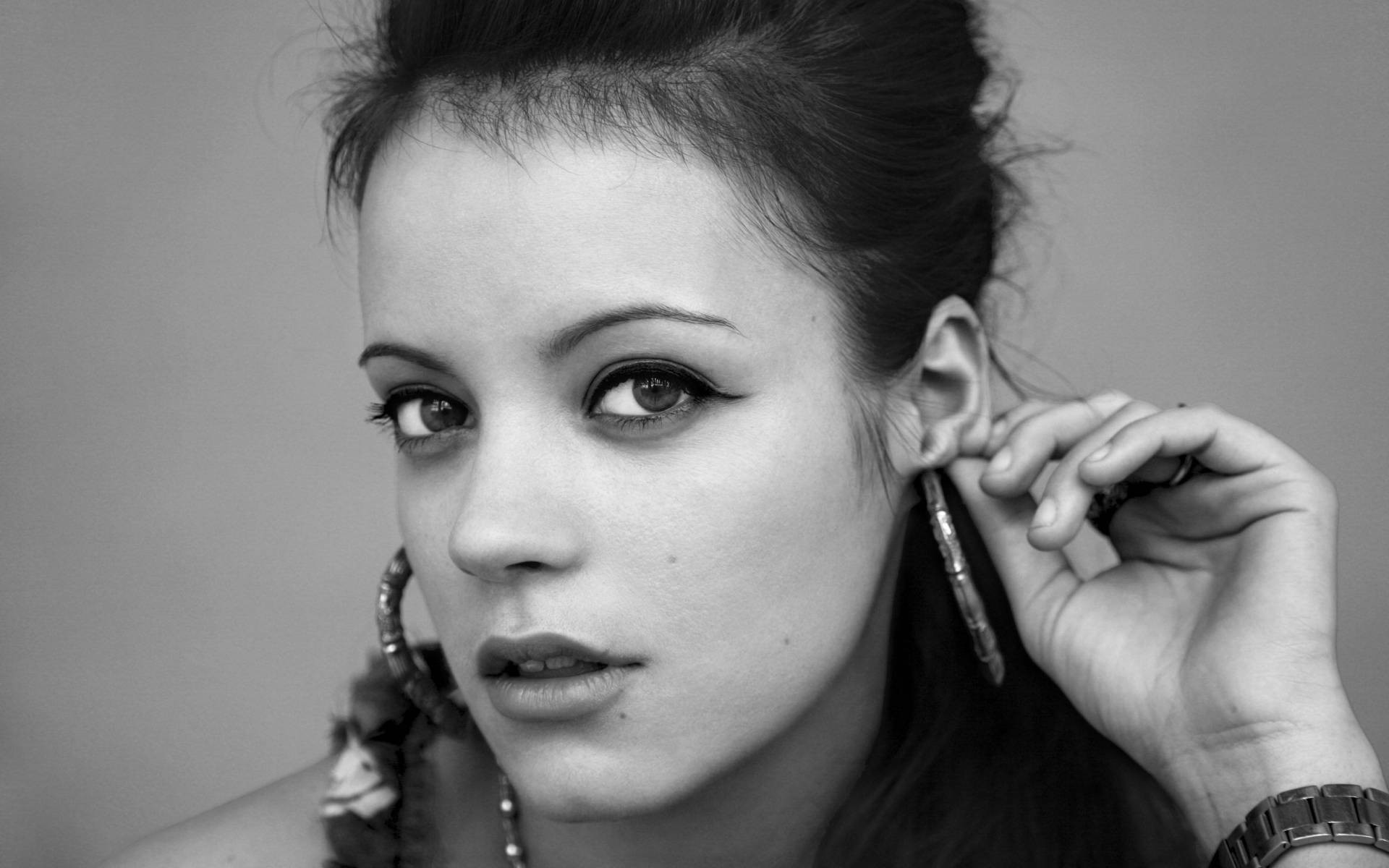 People 1920x1200 women face monochrome Lily Allen closeup gray background simple background looking at viewer earring