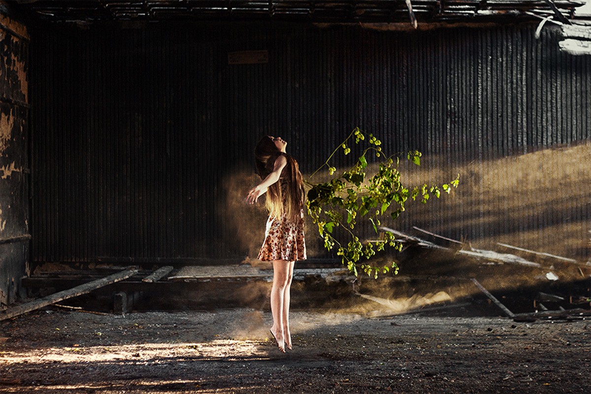 General 1200x800 women model women outdoors digital art plants ruins abandoned dress legs barefoot floating sun rays
