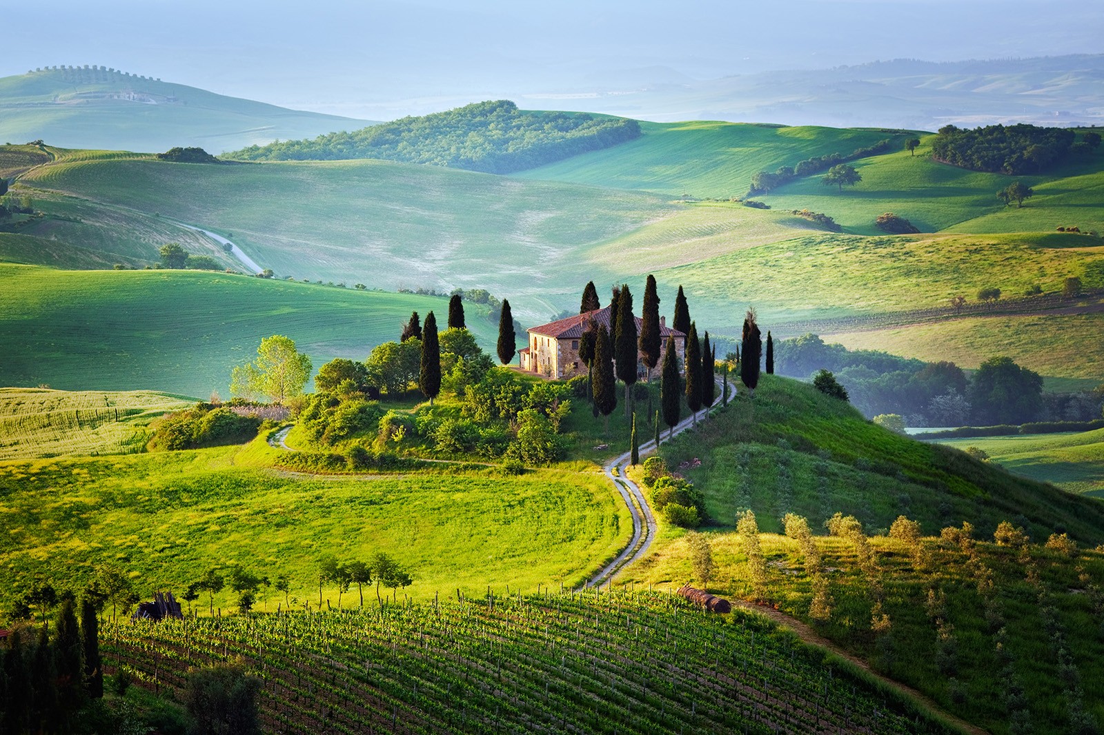 General 1600x1066 landscape Italy hills field farm idyllic Tuscany