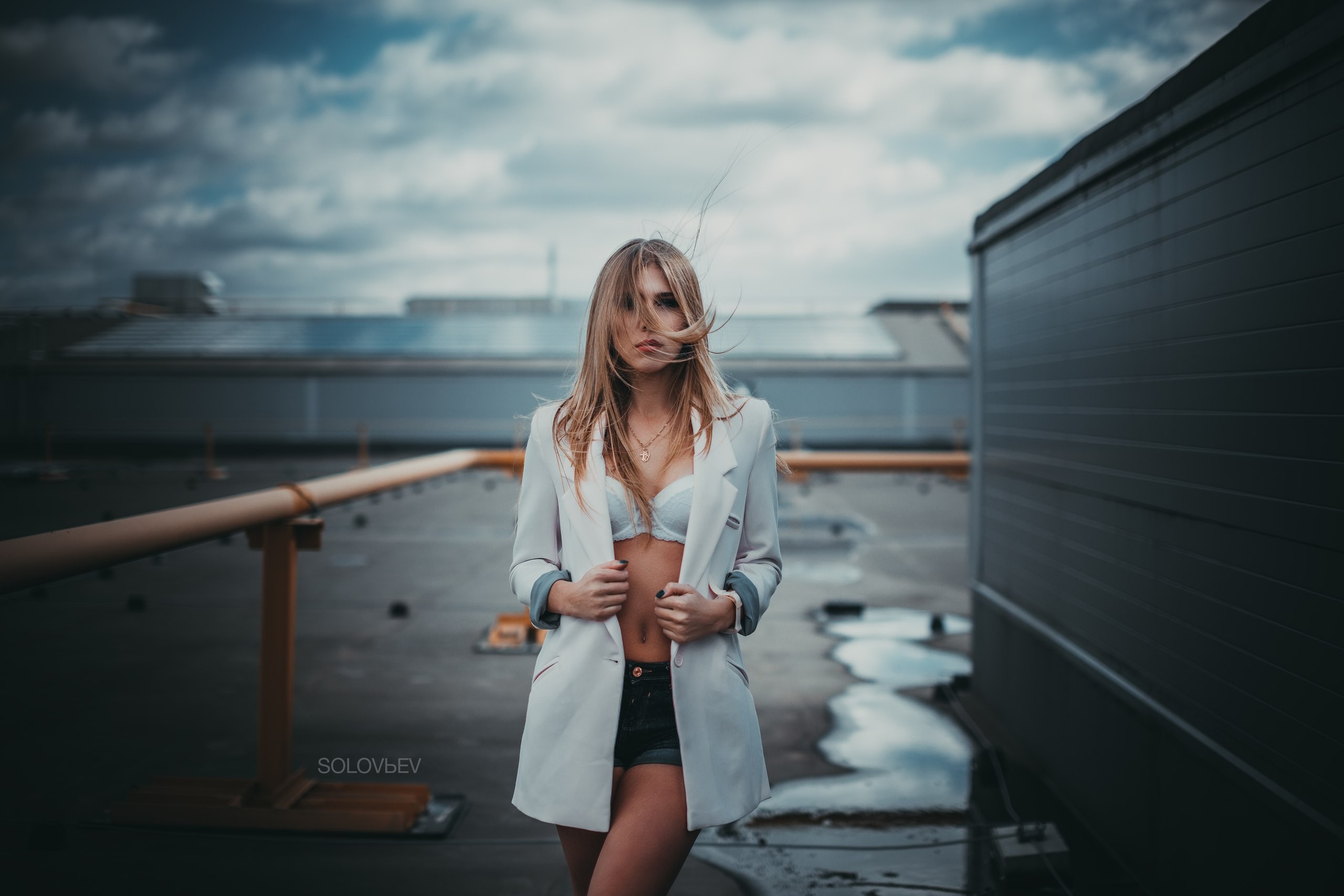 People 2560x1707 women model Svetlana Ratmanova  portrait jean shorts bra blonde white coat hair in face Artem SolovЬev women outdoors open clothes windy open coat coats hair blowing in the wind painted nails outdoors standing