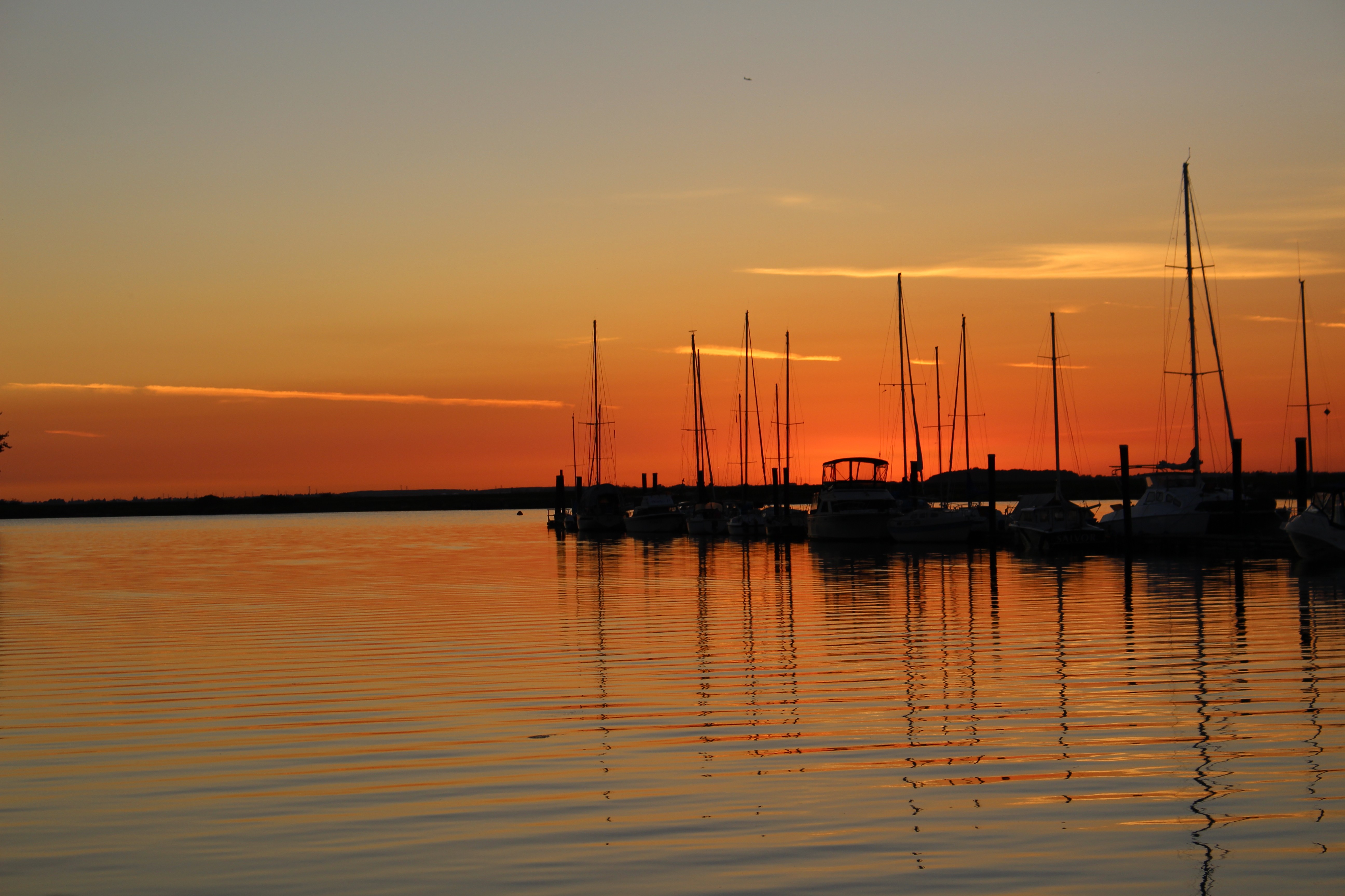 General 5184x3456 sea silhouette boat sunset orange sky low light