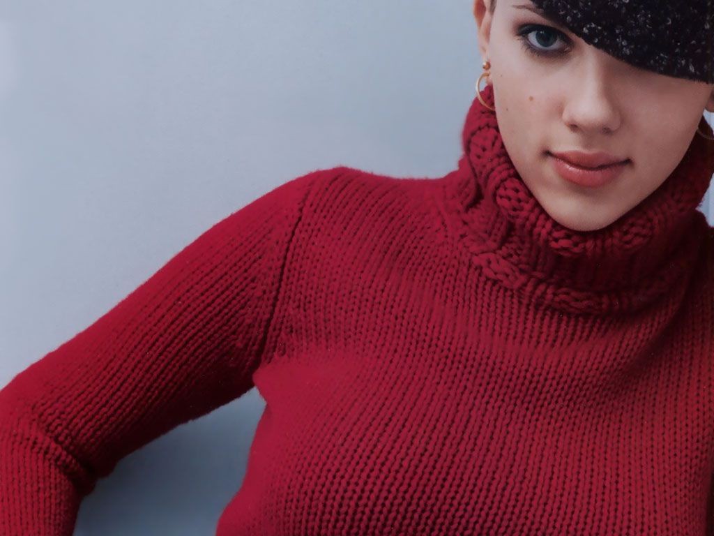 People 1024x768 red turtlenecks red sweater women actress covered face women with hats studio sweater red clothing looking at viewer simple background women indoors Scarlett Johansson celebrity