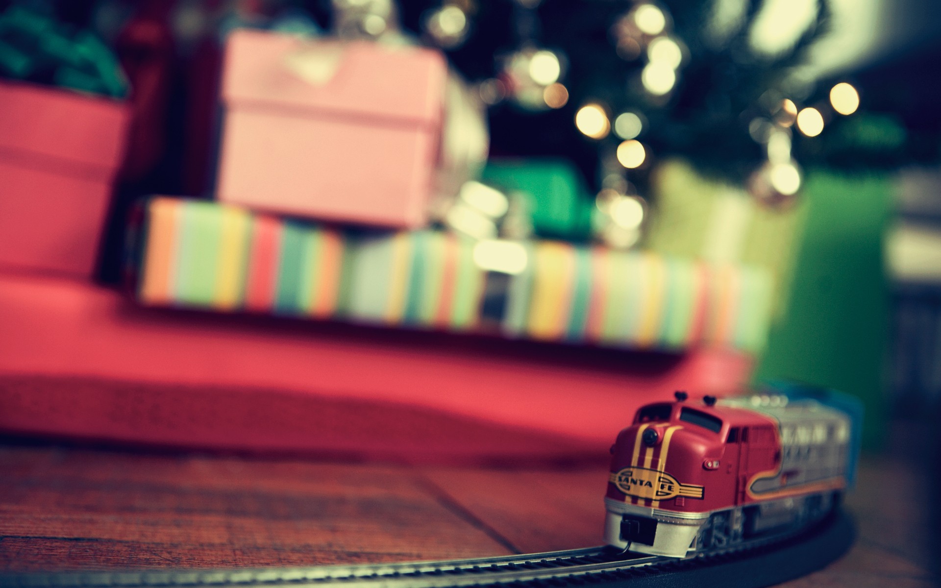 General 1920x1200 train presents Christmas tree depth of field toys bokeh Christmas miniatures