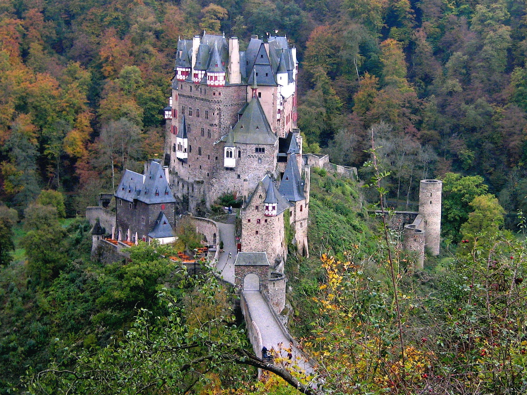 General 1838x1376 Eltz Castle Germany forest castle